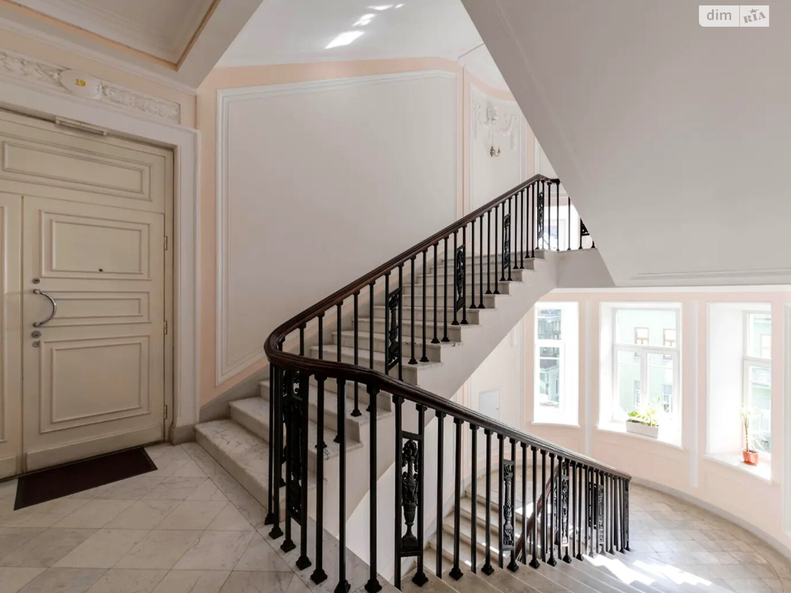 Оренда офісного приміщення в Києві, Терещенківська вулиця 13, приміщень -, поверх - 6 фото 1