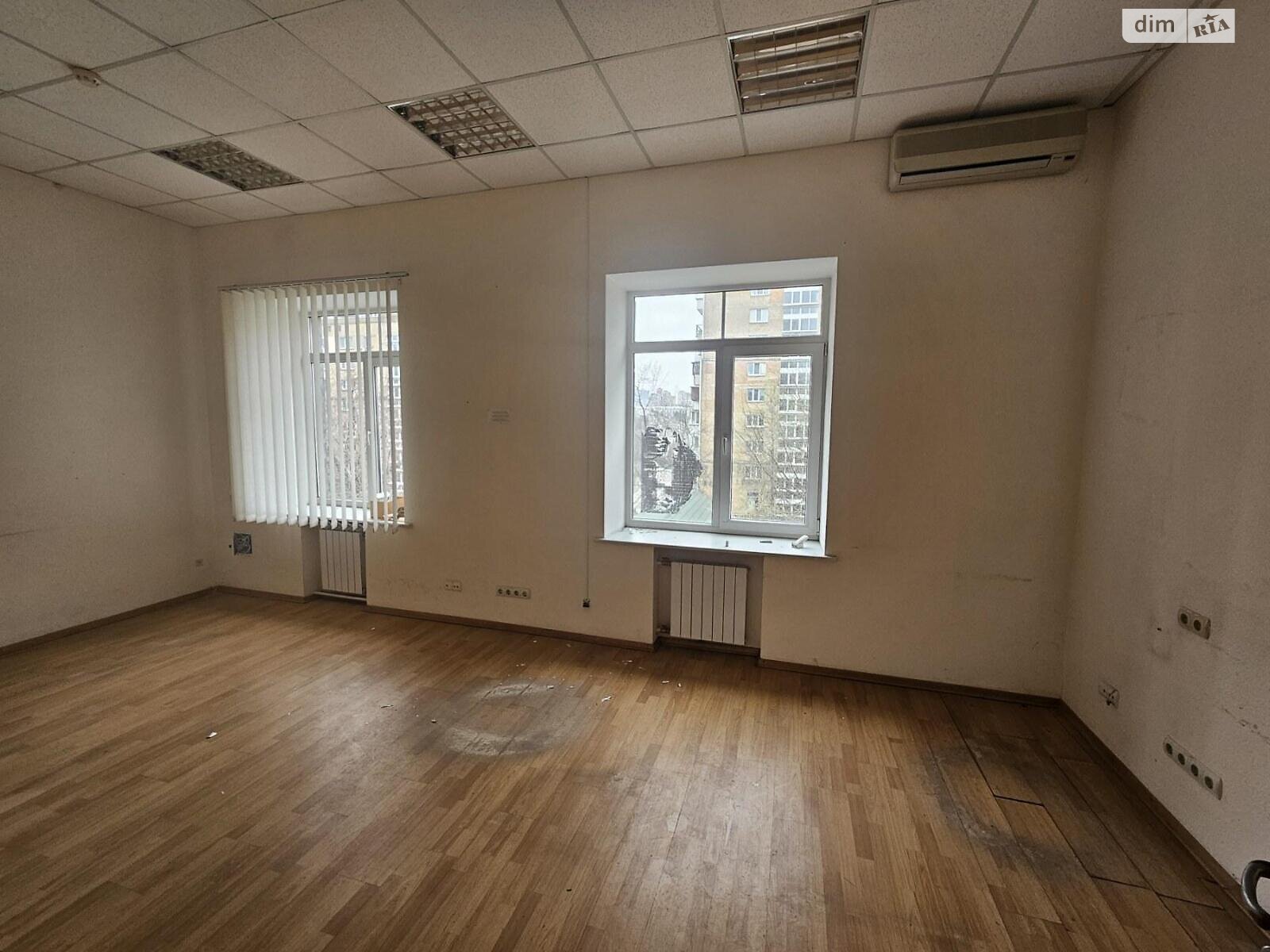 Аренда офисного помещения в Киеве, Исаакяна улица 3, помещений -, этаж - 1 фото 1