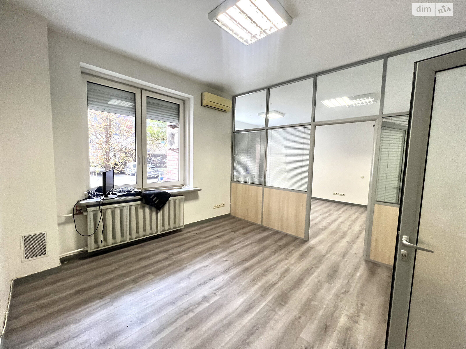 Аренда офисного помещения в Киеве, Александра Конисского (Тургеневская) улица 52/58, помещений - 4, этаж - 1 фото 1 Аренда офисного помещения в Киеве, Александра Конисского (Тургеневская) улица 52/58, помещений - 4, этаж - 1 фото 1