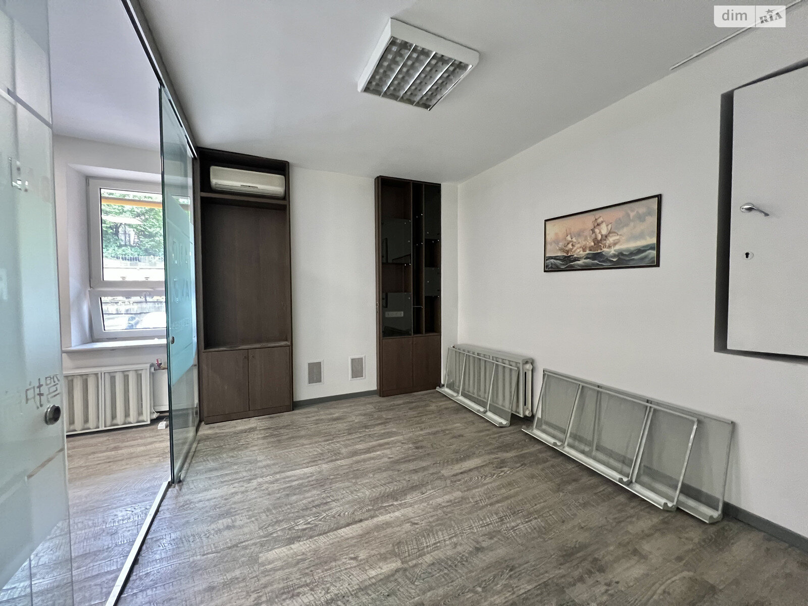 Аренда офисного помещения в Киеве, Александра Конисского (Тургеневская) улица 52/58, помещений - 4, этаж - 1 фото 1 Аренда офисного помещения в Киеве, Александра Конисского (Тургеневская) улица 52/58, помещений - 4, этаж - 1 фото 1