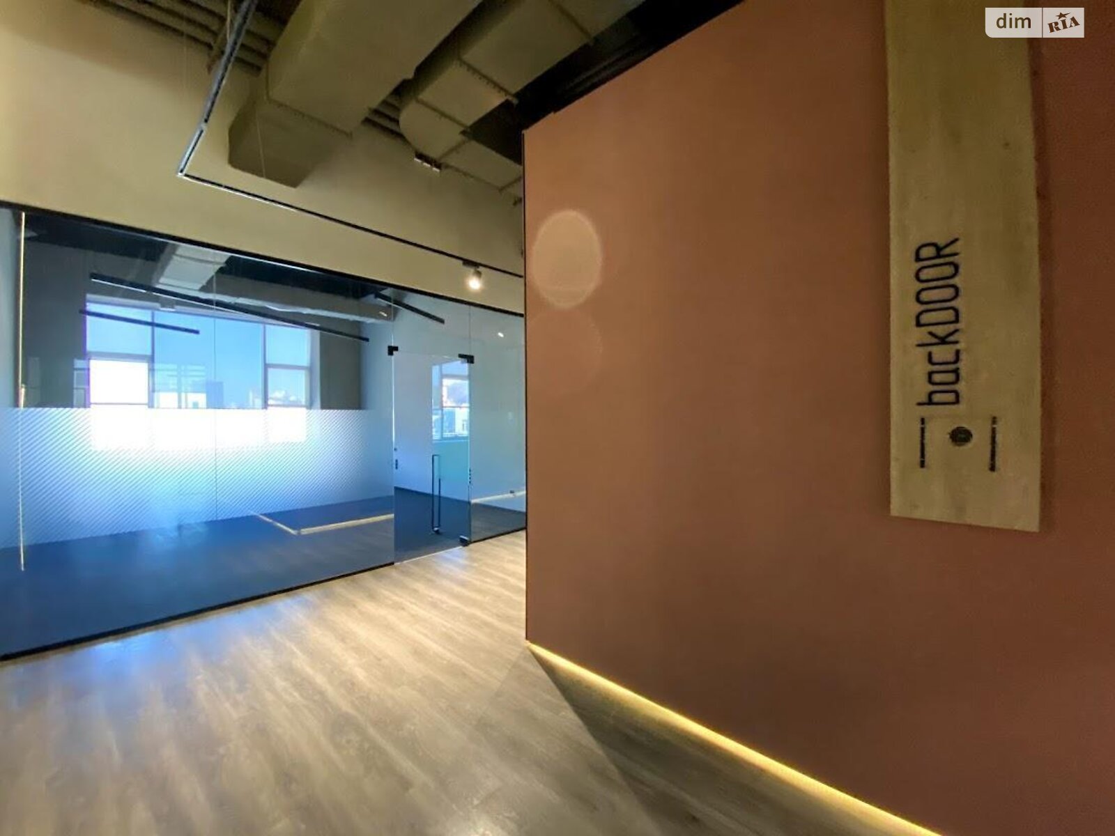 Аренда офисного помещения в Киеве, Николая Кравченко улица 2/1, помещений - 12, этаж - 4 фото 1 Аренда офисного помещения в Киеве, Николая Кравченко улица 2/1, помещений - 12, этаж - 4 фото 1