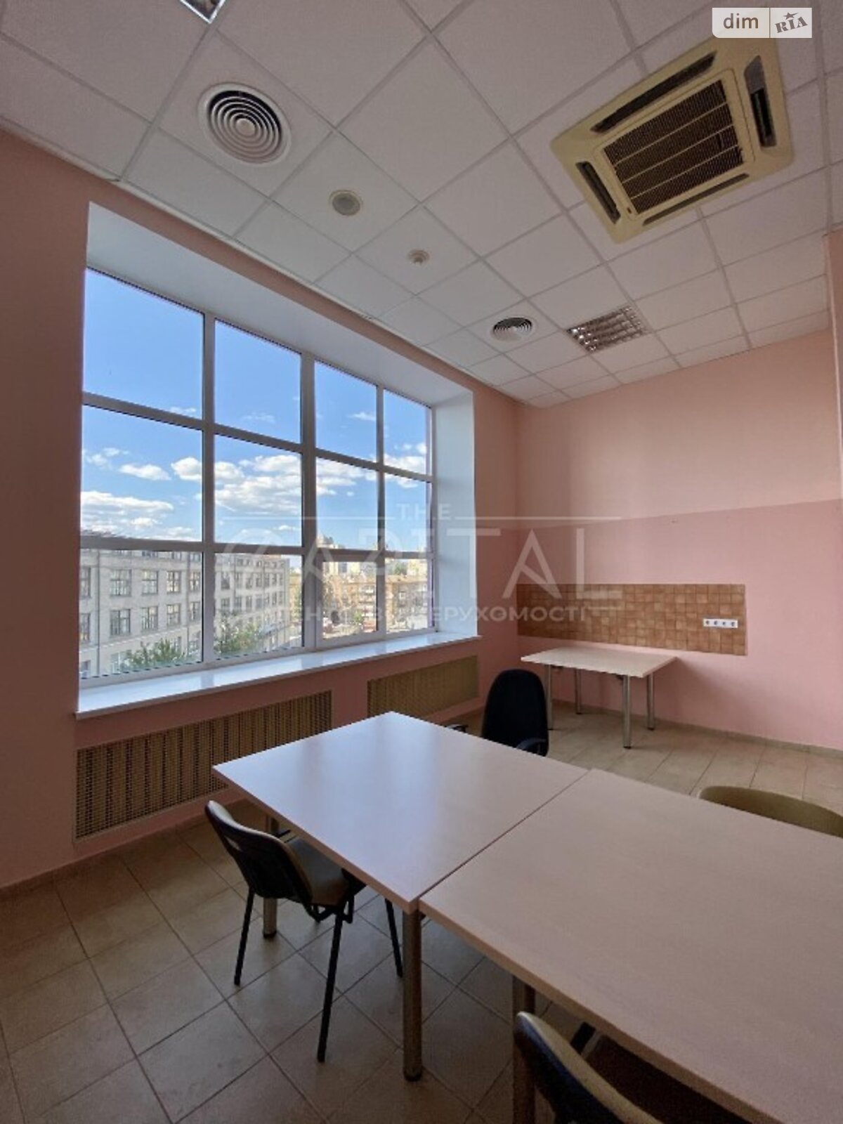 Аренда офисного помещения в Киеве, Сурикова улица 3А, помещений - 3, этаж - 4 фото 1