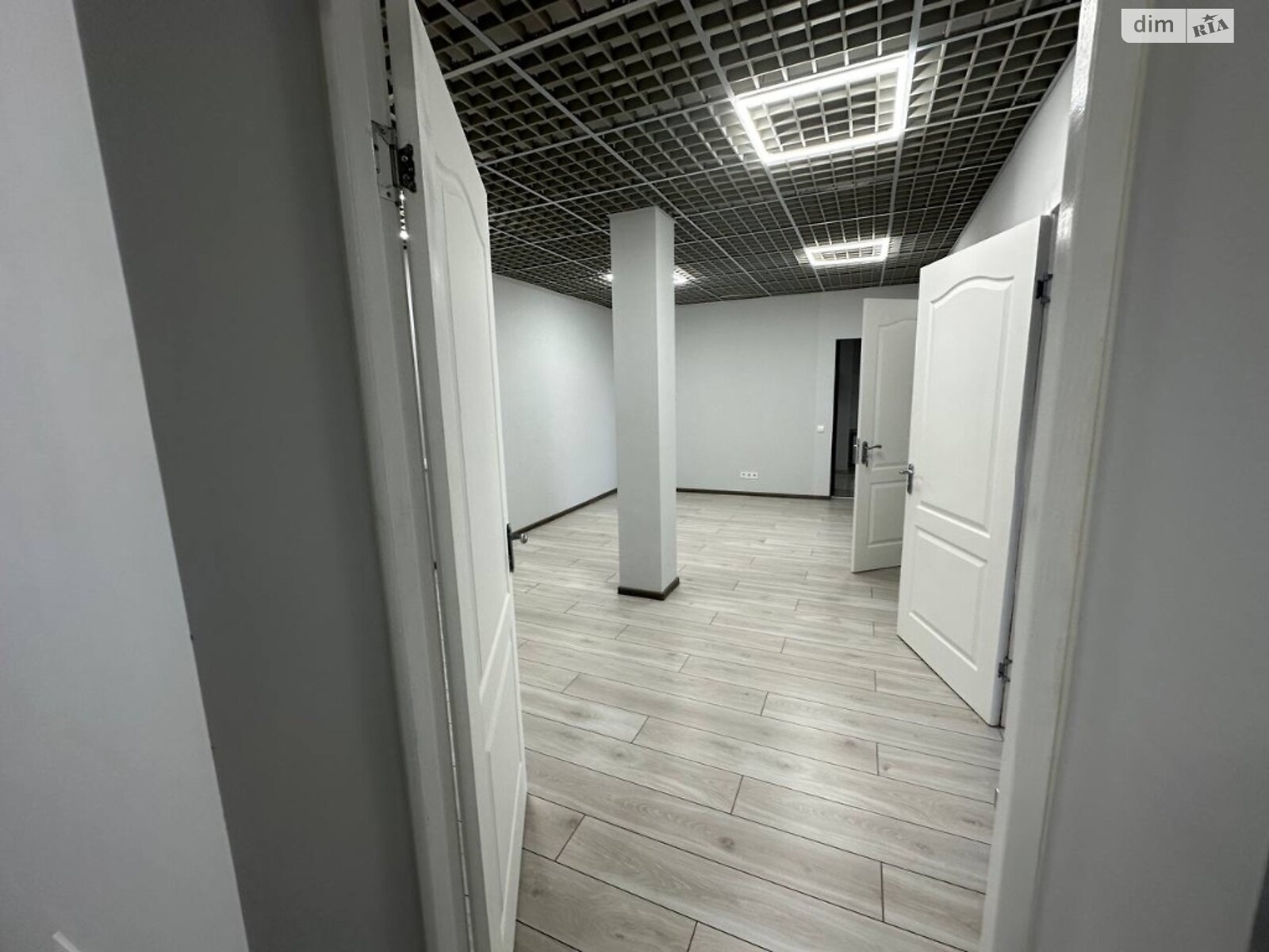 Аренда офисного помещения в Киеве, Ушинского улица, помещений - 5, этаж - 2 фото 1 Аренда офисного помещения в Киеве, Ушинского улица, помещений - 5, этаж - 2 фото 1