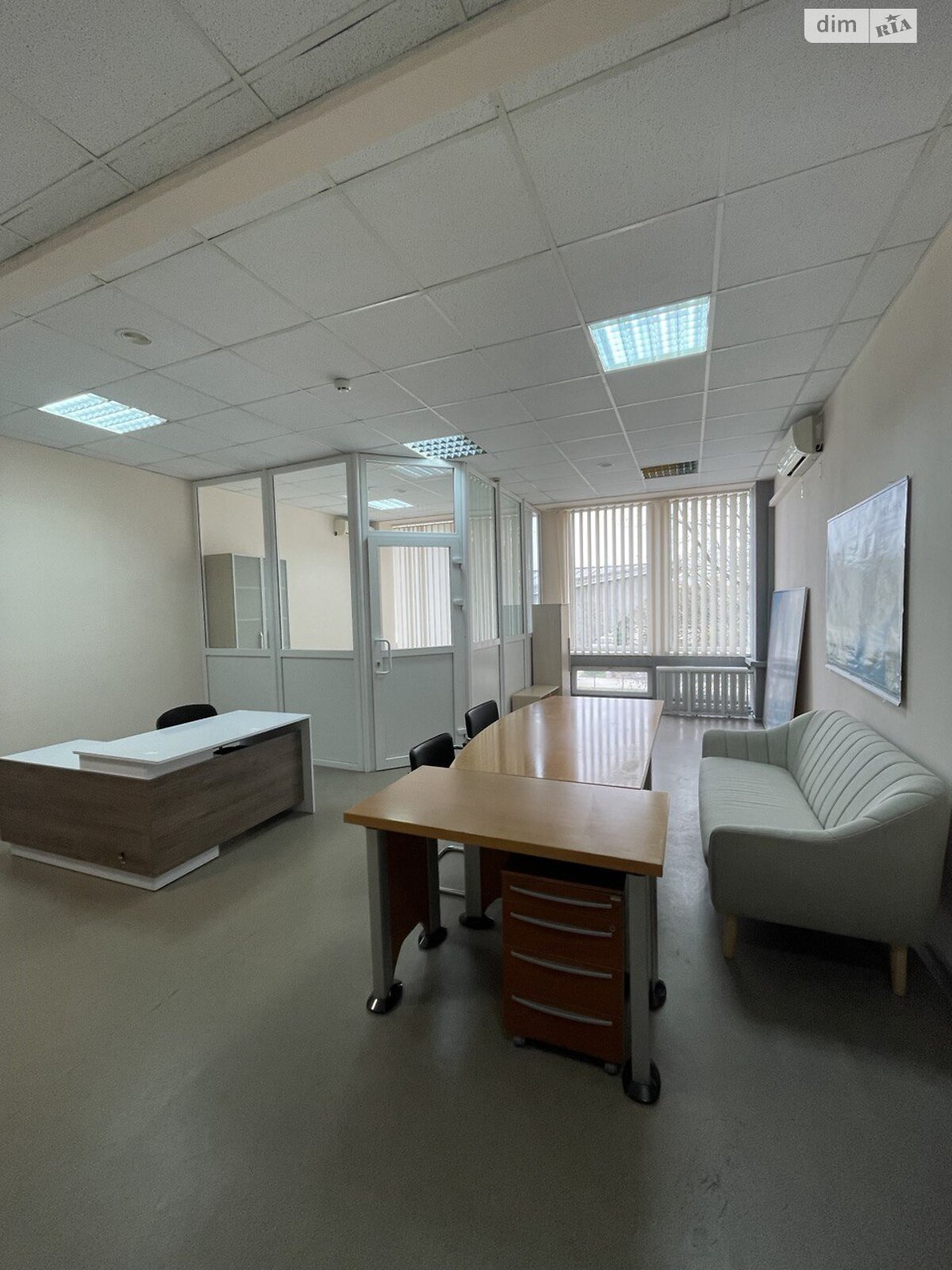 Аренда офисного помещения в Киеве, Митрополита Василия Липковского (Урицкого) улица 45, помещений - 2, этаж - 3 фото 1