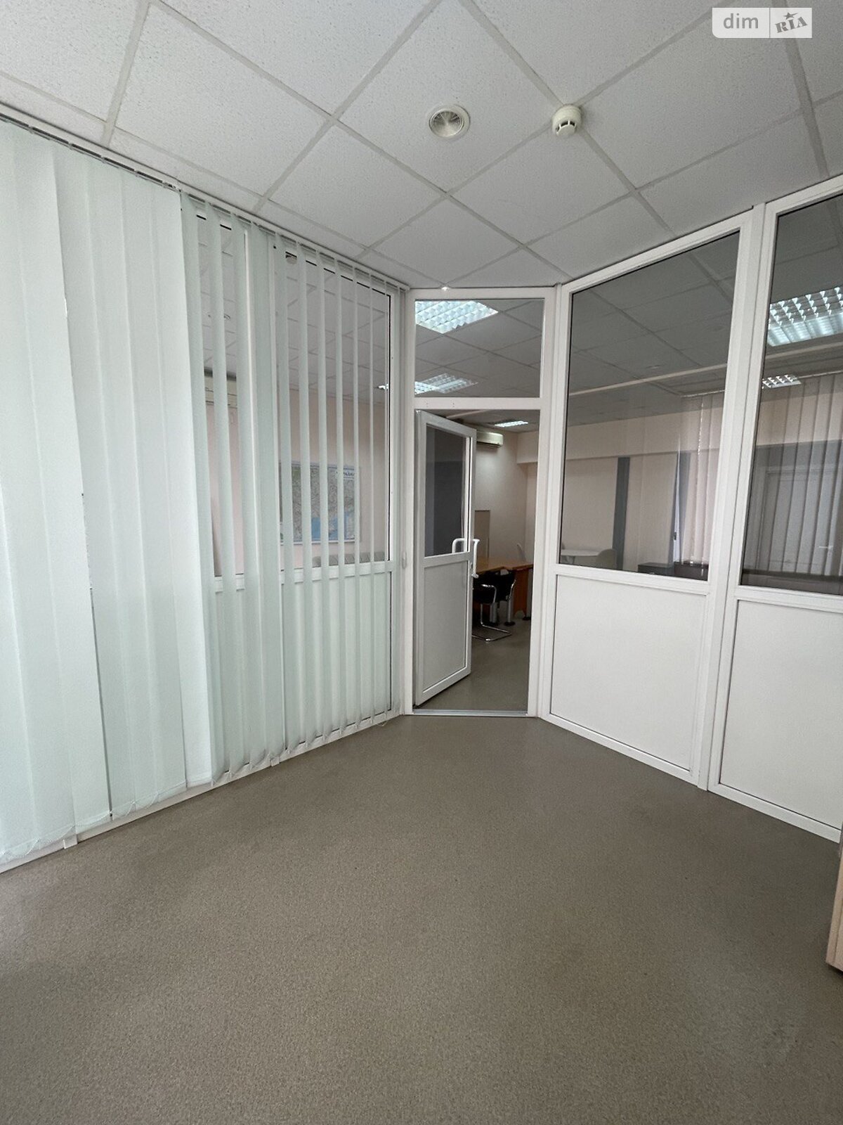 Аренда офисного помещения в Киеве, Митрополита Василия Липковского (Урицкого) улица 45, помещений - 2, этаж - 3 фото 1