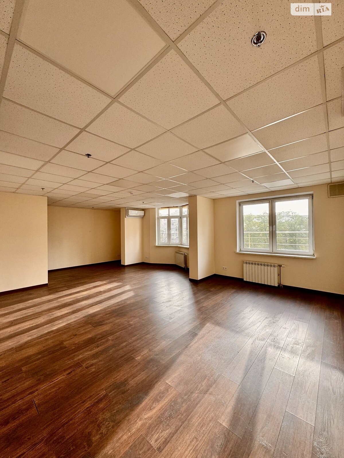 Аренда офисного помещения в Киеве, Митрополита Василия Липковского (Урицкого) улица 18, помещений - 10, этаж - 4 фото 1 Аренда офисного помещения в Киеве, Митрополита Василия Липковского (Урицкого) улица 18, помещений - 10, этаж - 4 фото 1