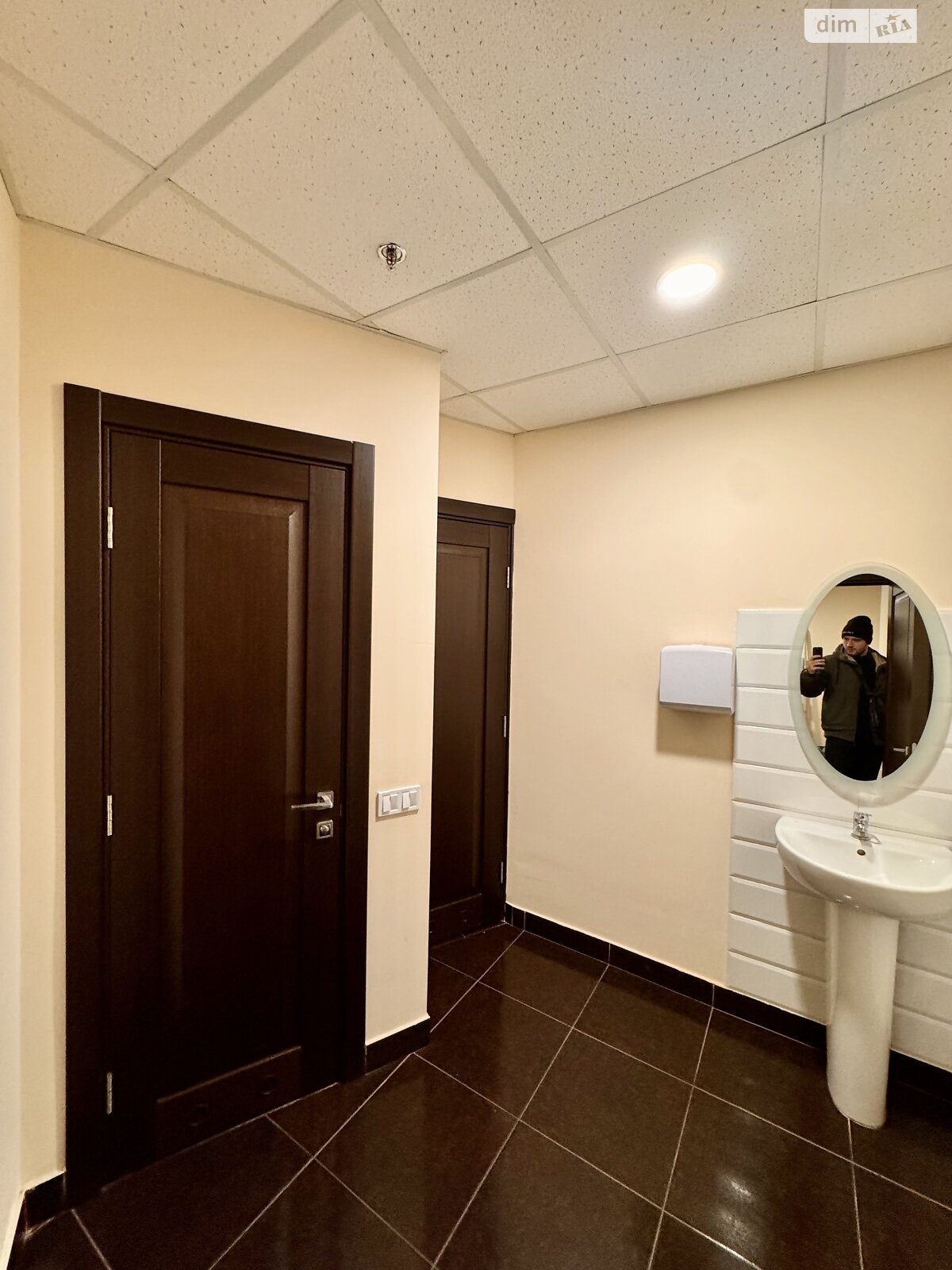 Аренда офисного помещения в Киеве, Митрополита Василия Липковского (Урицкого) улица 18, помещений - 10, этаж - 4 фото 1 Аренда офисного помещения в Киеве, Митрополита Василия Липковского (Урицкого) улица 18, помещений - 10, этаж - 4 фото 1