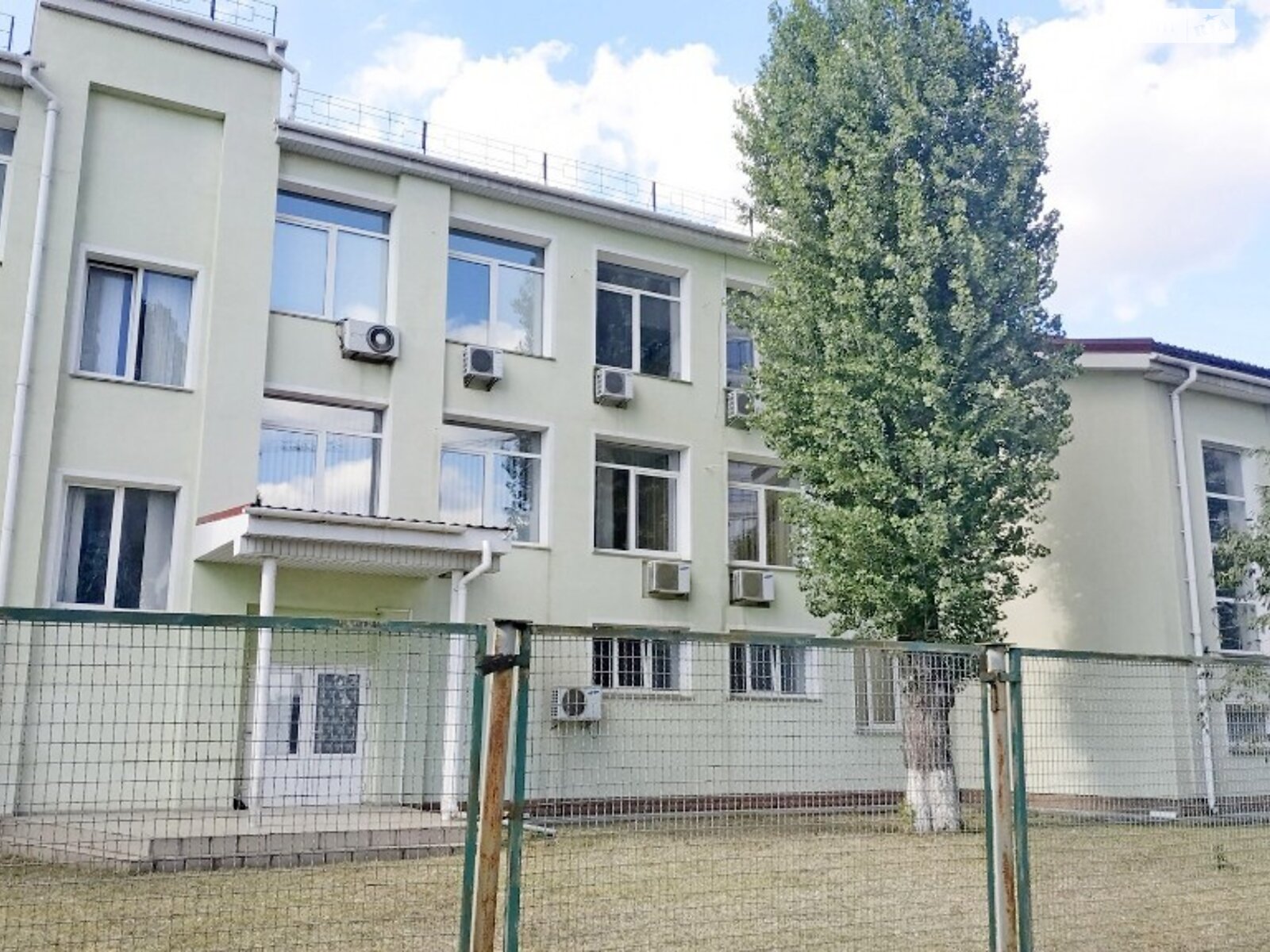 Аренда офисного помещения в Киеве, Мартовская улица, помещений - 1, этаж - 2 фото 1 Аренда офисного помещения в Киеве, Мартовская улица, помещений - 1, этаж - 2 фото 1
