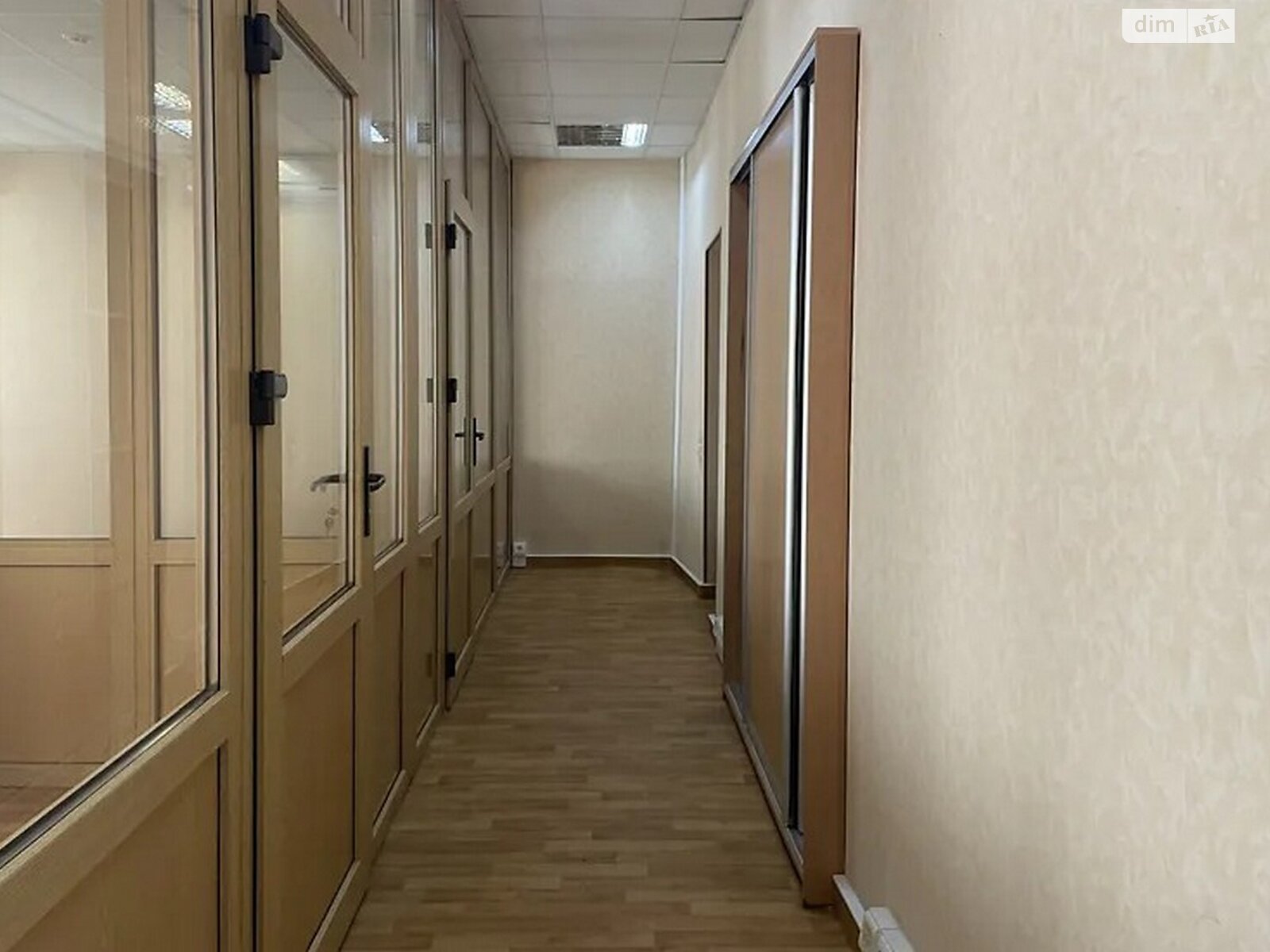 Оренда офісного приміщення в Києві, Березнева вулиця, приміщень - 5, поверх - 2 фото 1 Оренда офісного приміщення в Києві, Березнева вулиця, приміщень - 5, поверх - 2 фото 1