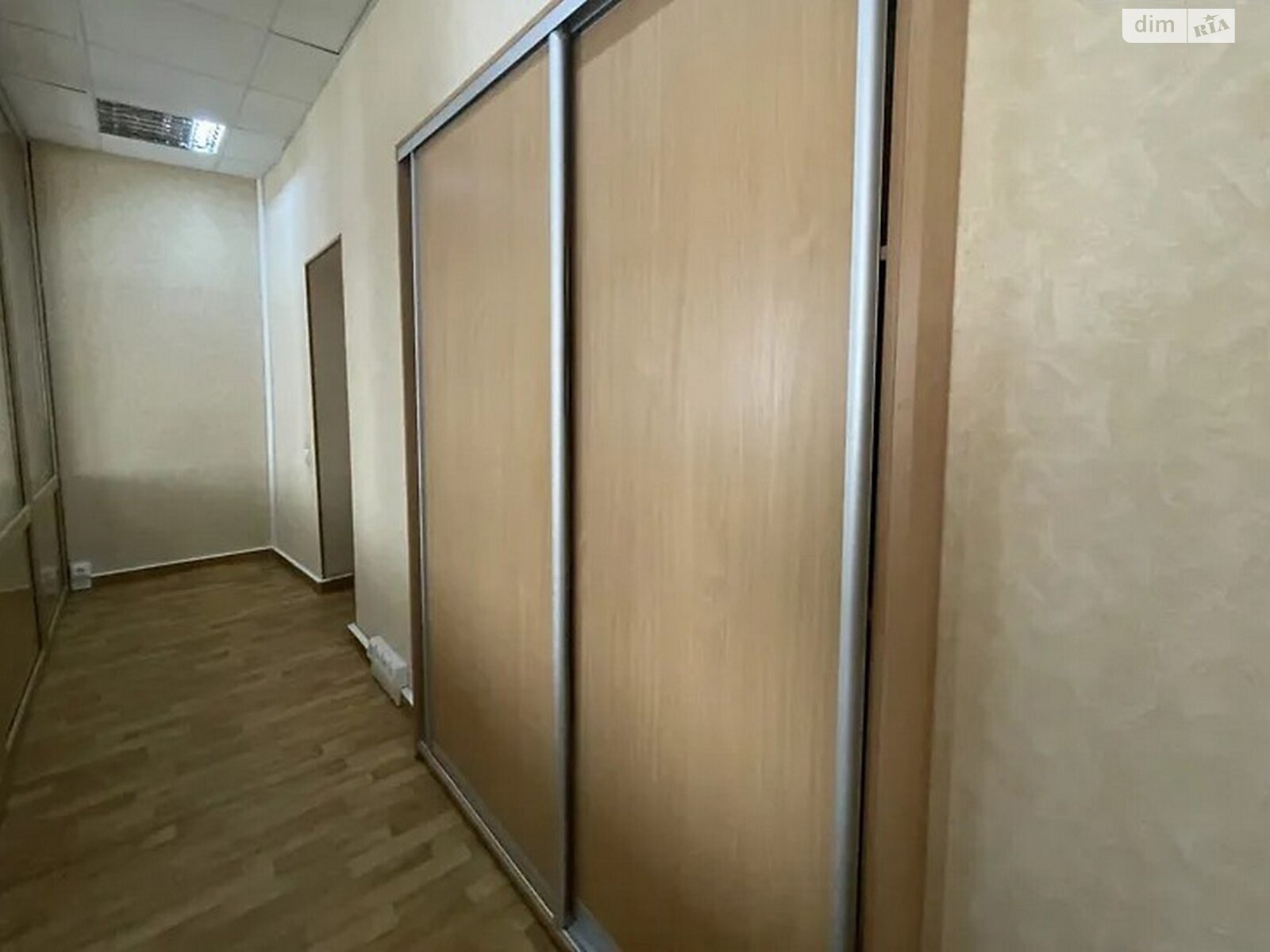 Оренда офісного приміщення в Києві, Березнева вулиця, приміщень - 5, поверх - 2 фото 1 Оренда офісного приміщення в Києві, Березнева вулиця, приміщень - 5, поверх - 2 фото 1