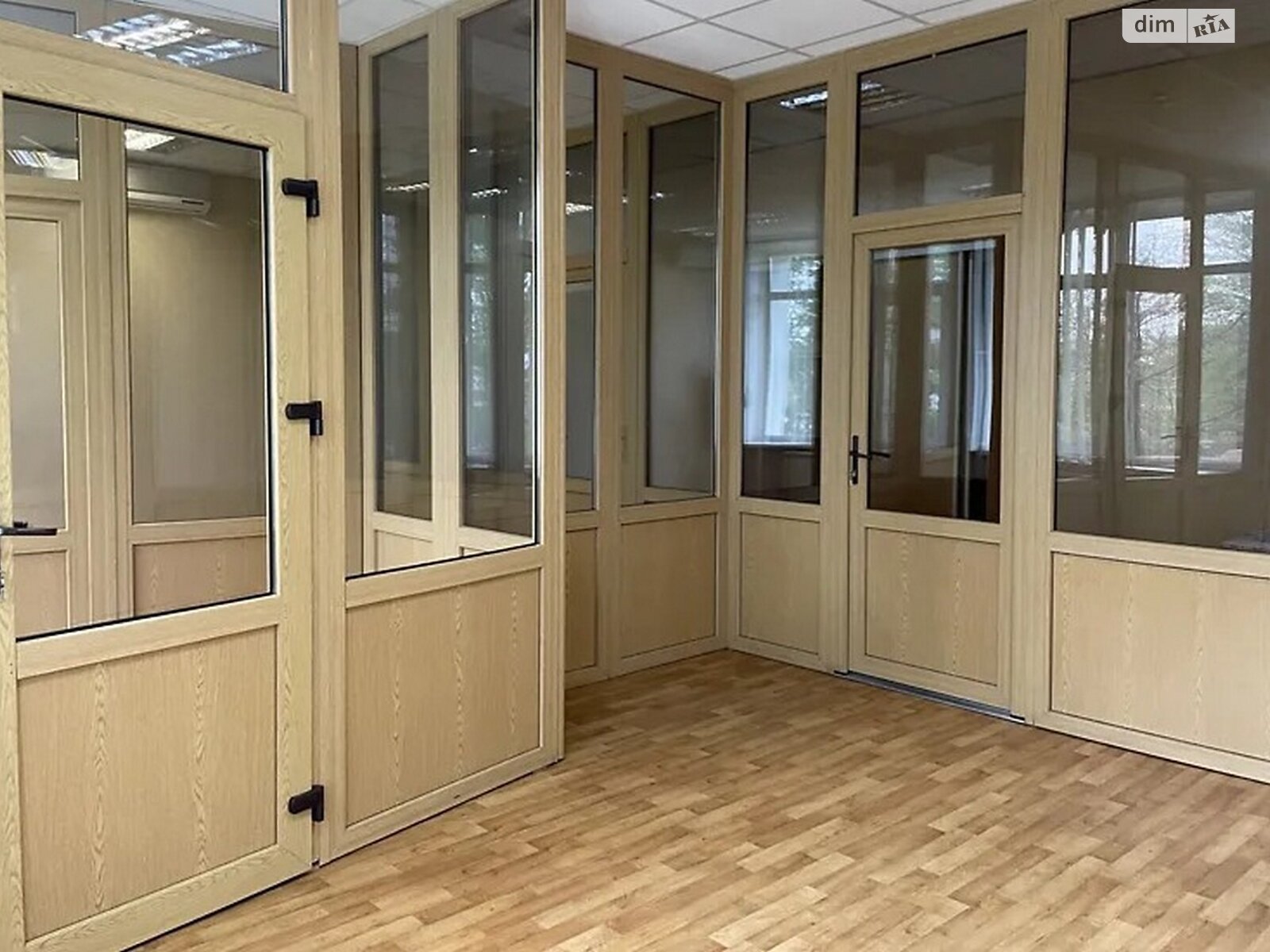 Оренда офісного приміщення в Києві, Березнева вулиця, приміщень - 5, поверх - 2 фото 1 Оренда офісного приміщення в Києві, Березнева вулиця, приміщень - 5, поверх - 2 фото 1