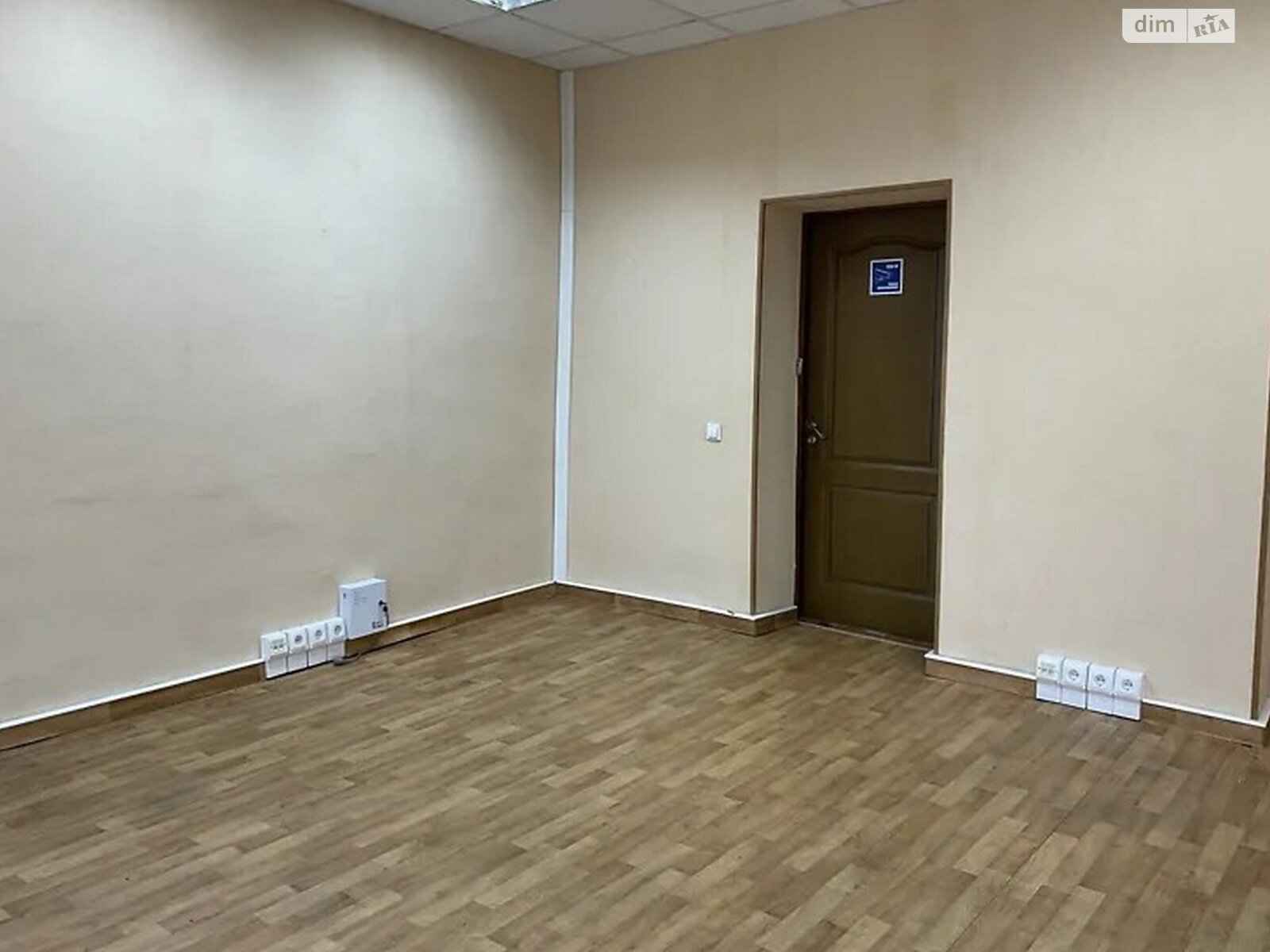 Оренда офісного приміщення в Києві, Березнева вулиця, приміщень - 5, поверх - 2 фото 1 Оренда офісного приміщення в Києві, Березнева вулиця, приміщень - 5, поверх - 2 фото 1