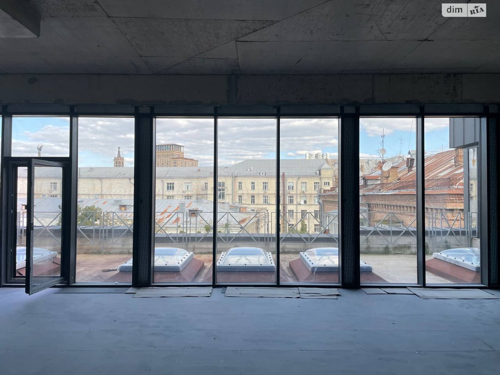 Аренда офисного помещения в Киеве, Прорезная улица 8, помещений - 1, этаж - 5 фото 1 Аренда офисного помещения в Киеве, Прорезная улица 8, помещений - 1, этаж - 5 фото 1