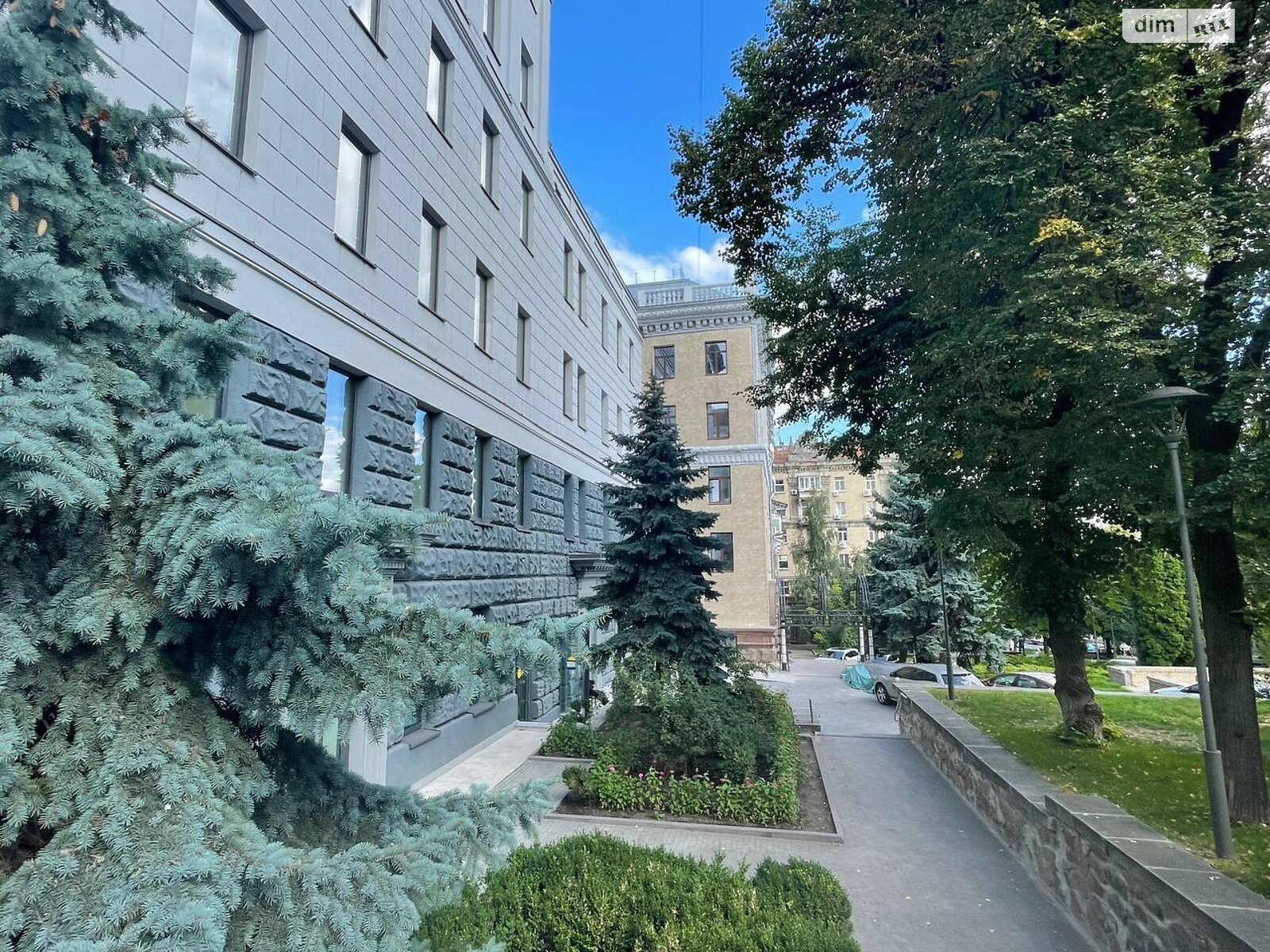 Аренда офисного помещения в Киеве, Прорезная улица 8, помещений - 1, этаж - 5 фото 1 Аренда офисного помещения в Киеве, Прорезная улица 8, помещений - 1, этаж - 5 фото 1