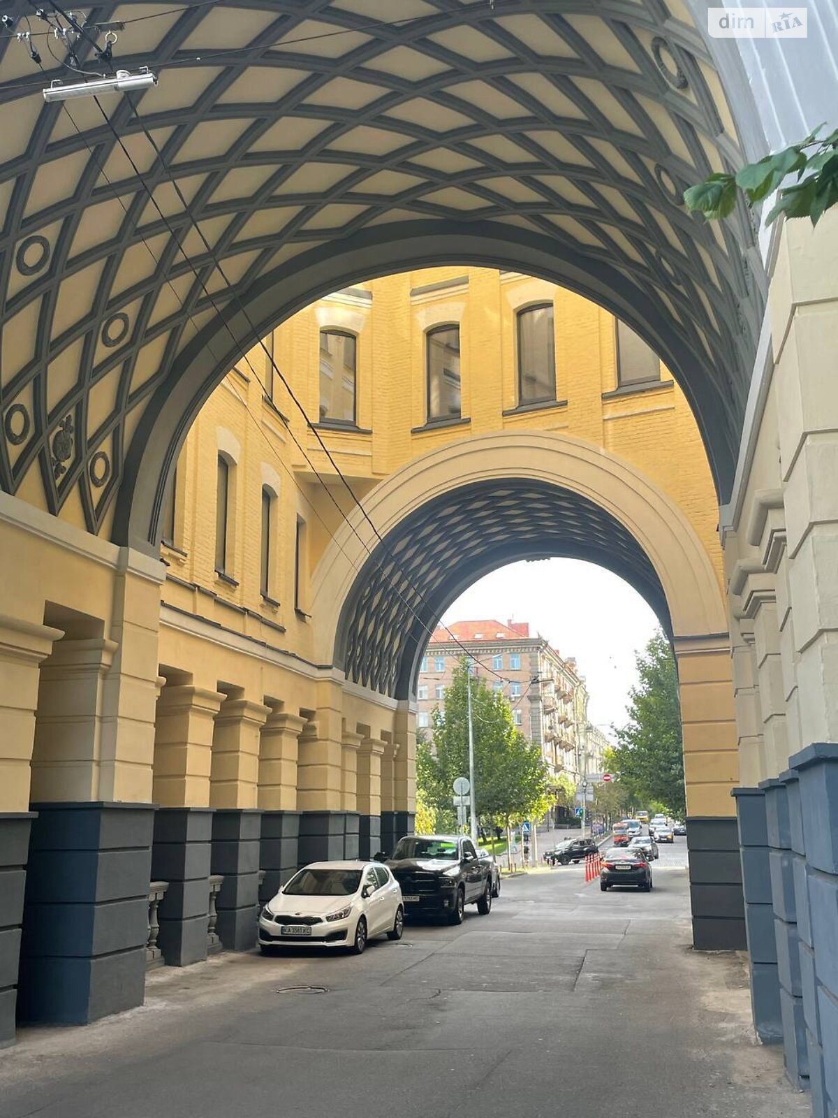 Аренда офисного помещения в Киеве, Прорезная улица 8, помещений - 1, этаж - 5 фото 1 Аренда офисного помещения в Киеве, Прорезная улица 8, помещений - 1, этаж - 5 фото 1