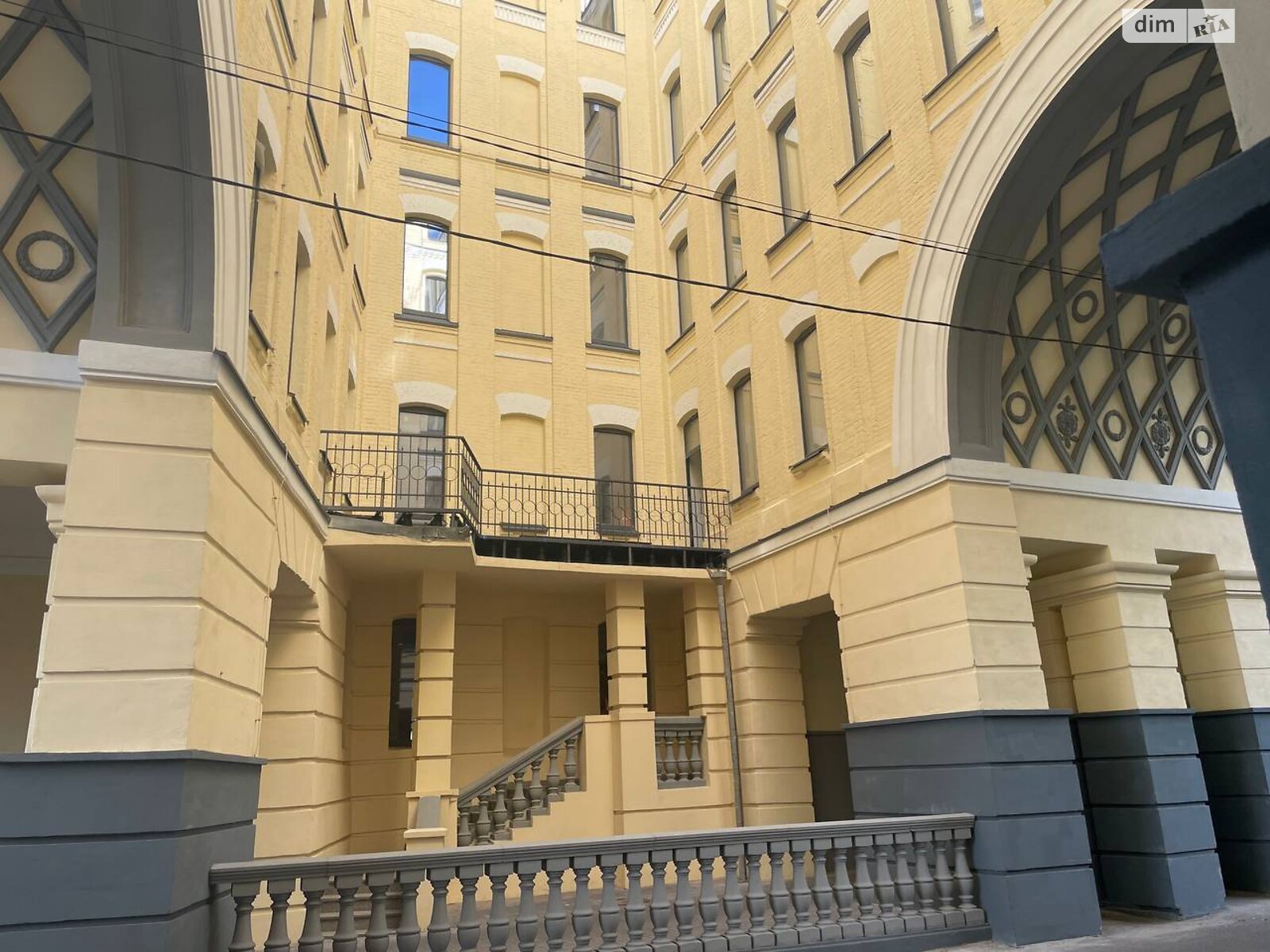 Аренда офисного помещения в Киеве, Прорезная улица 8, помещений - 1, этаж - 5 фото 1 Аренда офисного помещения в Киеве, Прорезная улица 8, помещений - 1, этаж - 5 фото 1