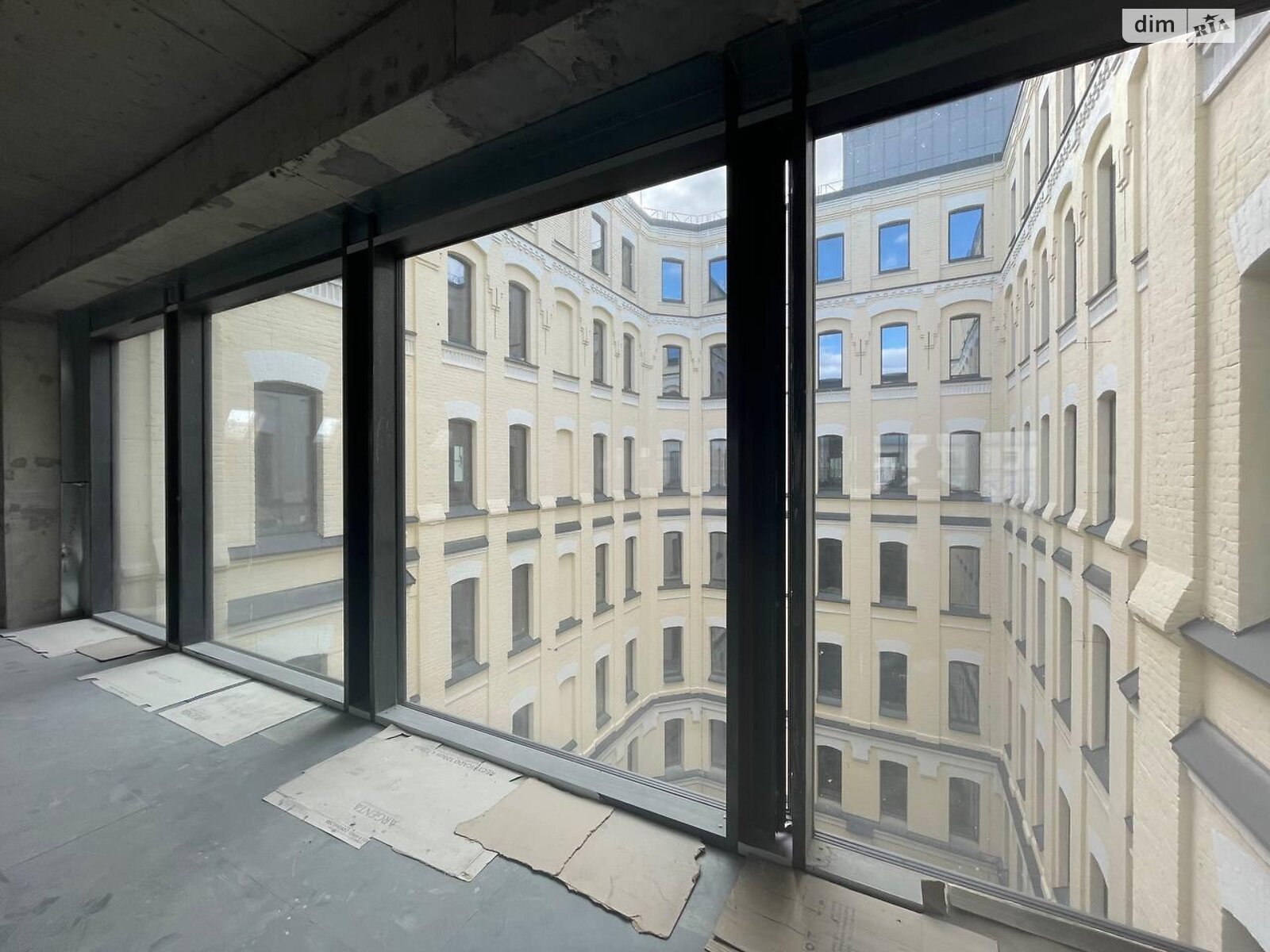 Аренда офисного помещения в Киеве, Прорезная улица 8, помещений - 3, этаж - 5 фото 1 Аренда офисного помещения в Киеве, Прорезная улица 8, помещений - 3, этаж - 5 фото 1