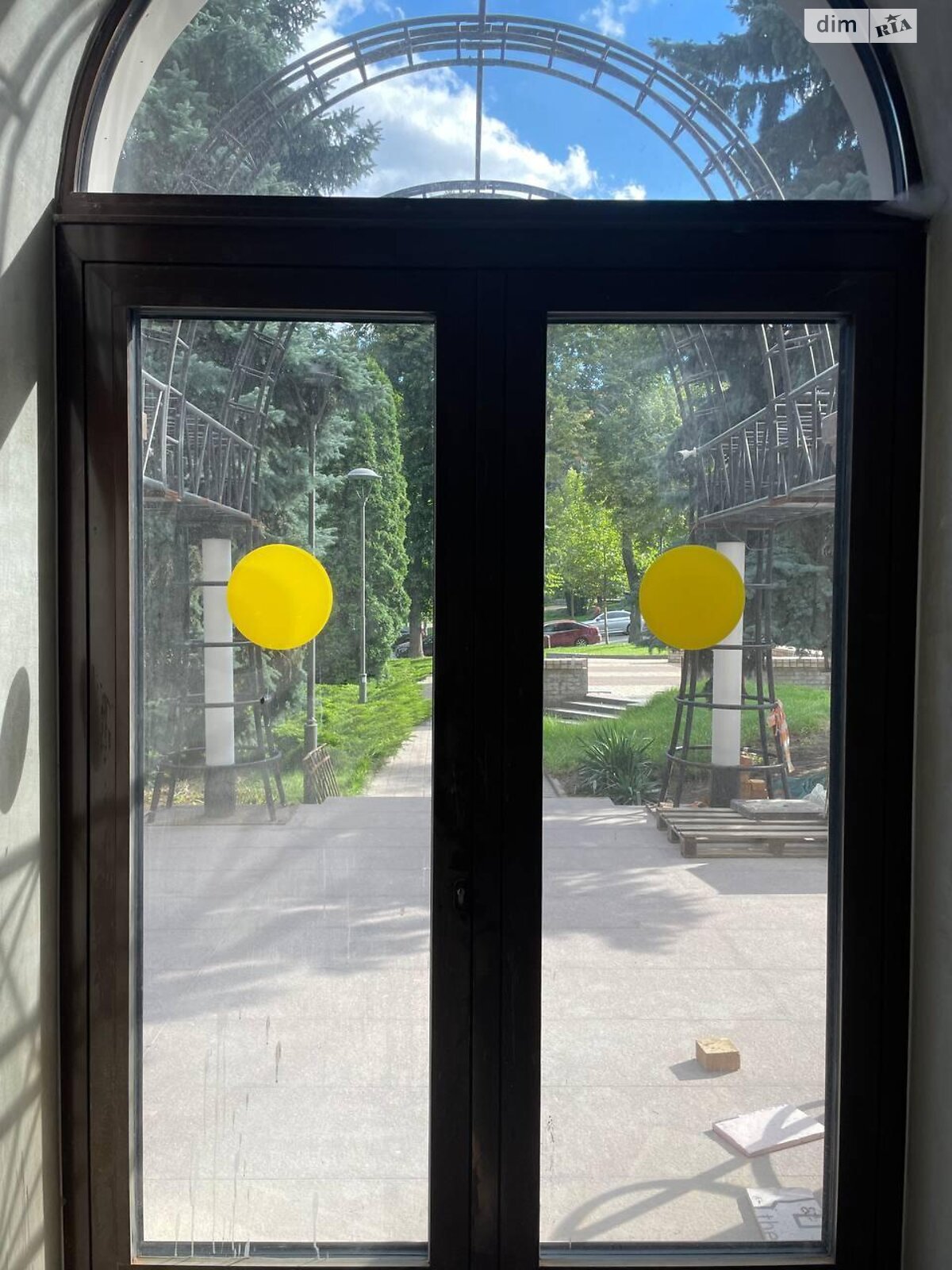 Аренда офисного помещения в Киеве, Прорезная улица 8, помещений - 3, этаж - 5 фото 1 Аренда офисного помещения в Киеве, Прорезная улица 8, помещений - 3, этаж - 5 фото 1