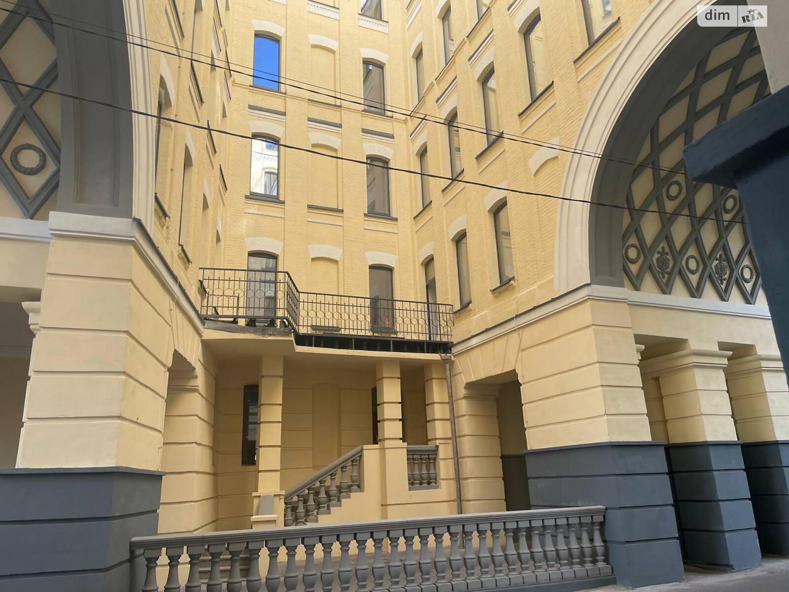 Аренда офисного помещения в Киеве, Прорезная улица 8, помещений - 3, этаж - 5 фото 1 Аренда офисного помещения в Киеве, Прорезная улица 8, помещений - 3, этаж - 5 фото 1