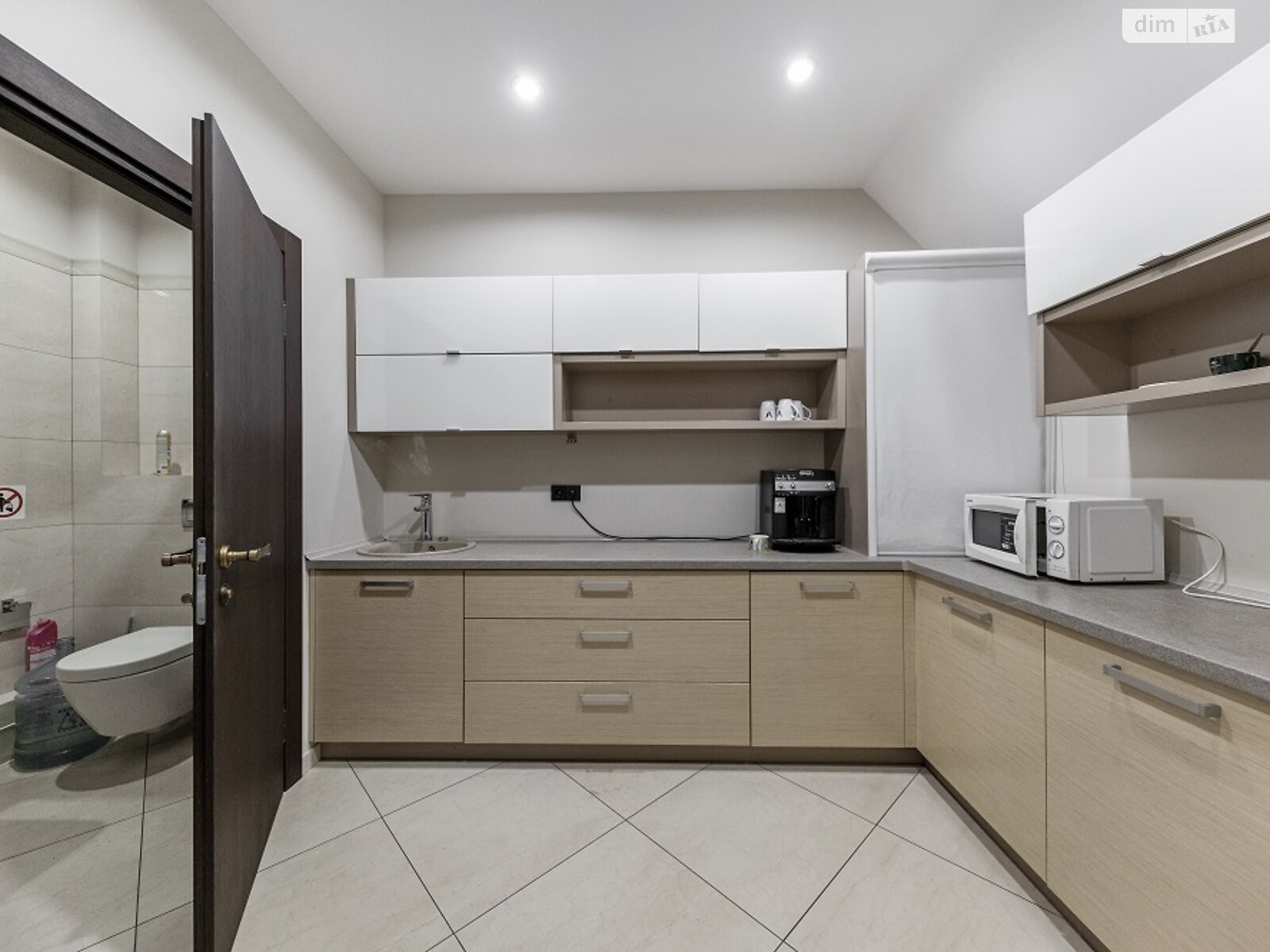 Аренда офисного помещения в Киеве, Владимирская улица 23, помещений - 6, этаж - 3 фото 1