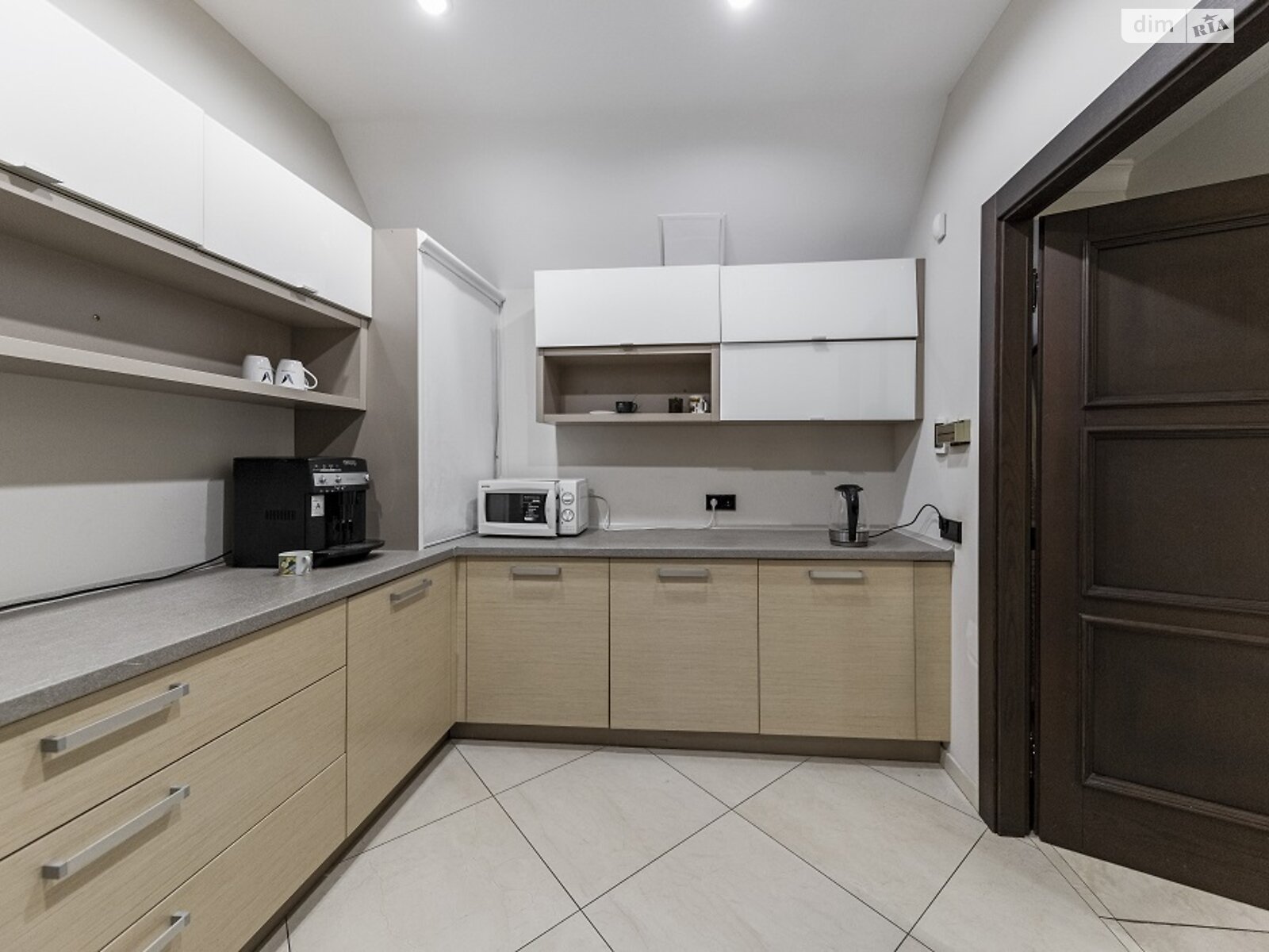 Аренда офисного помещения в Киеве, Владимирская улица 23, помещений - 6, этаж - 3 фото 1