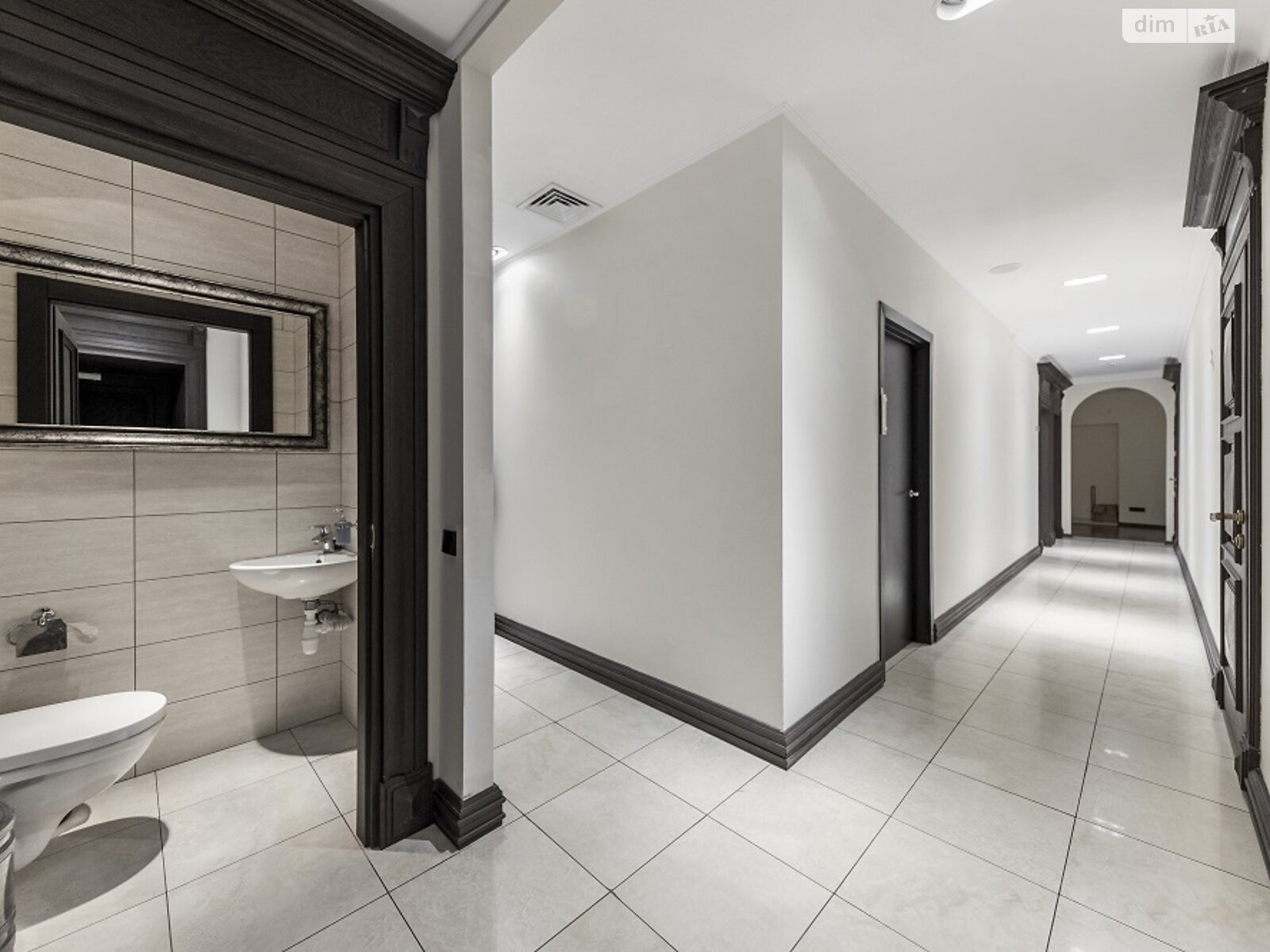 Аренда офисного помещения в Киеве, Владимирская улица 23, помещений - 6, этаж - 3 фото 1