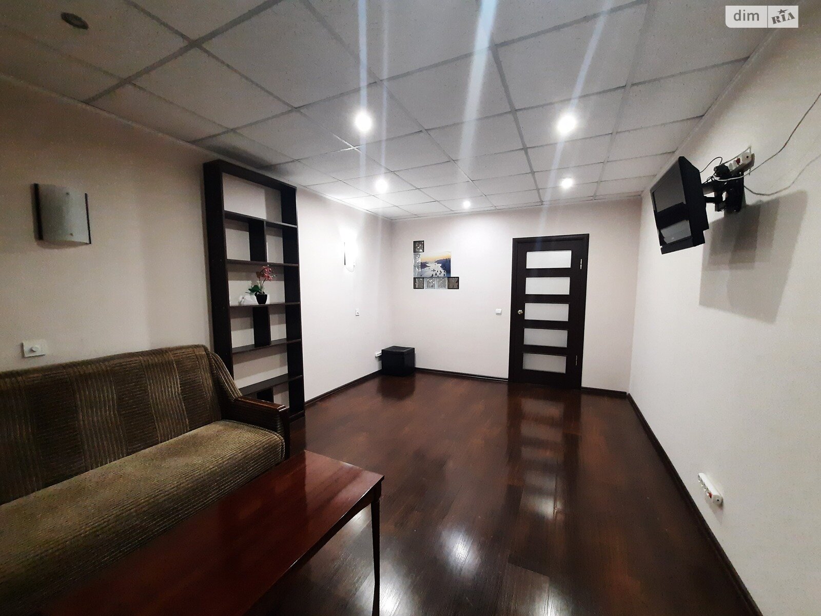 Аренда офисного помещения в Киеве, Юлии Здановской (Ломоносова) улица 83А, помещений -, этаж - 1 фото 1