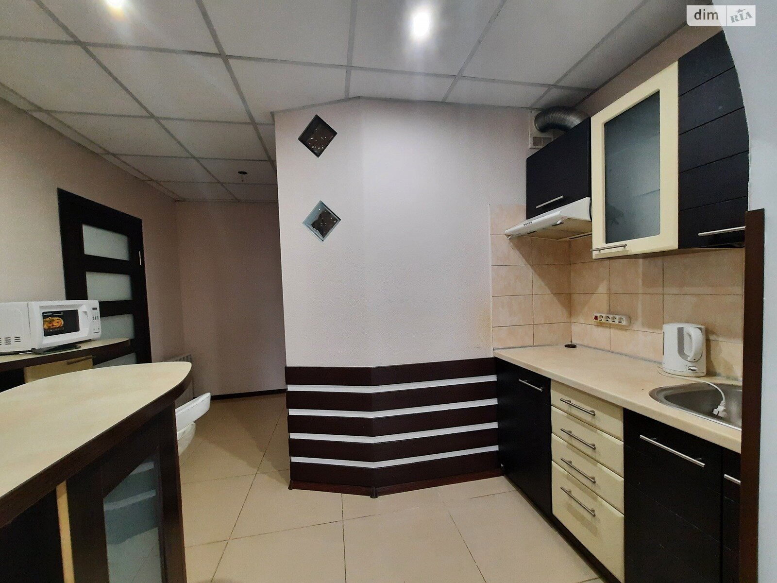 Аренда офисного помещения в Киеве, Юлии Здановской (Ломоносова) улица 83А, помещений -, этаж - 1 фото 1