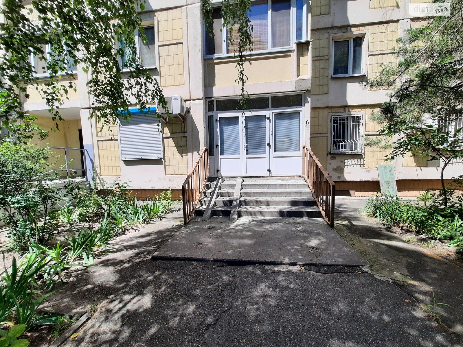 Аренда офисного помещения в Киеве, Юлии Здановской (Ломоносова) улица 83А, помещений -, этаж - 1 фото 1