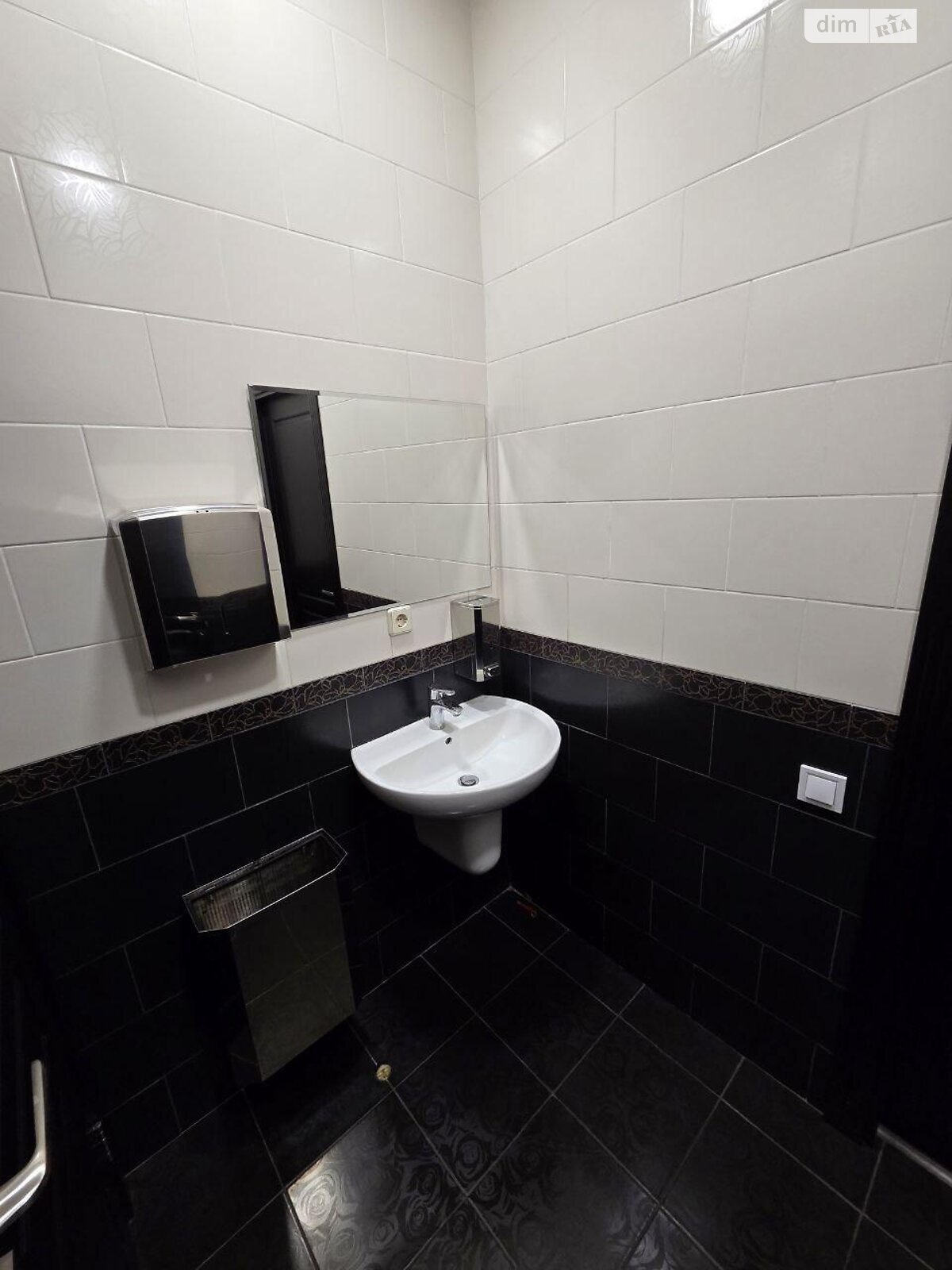 Оренда офісного приміщення в Києві, Артема вулиця 50, приміщень - 8, поверх - 5 фото 1 Оренда офісного приміщення в Києві, Артема вулиця 50, приміщень - 8, поверх - 5 фото 1