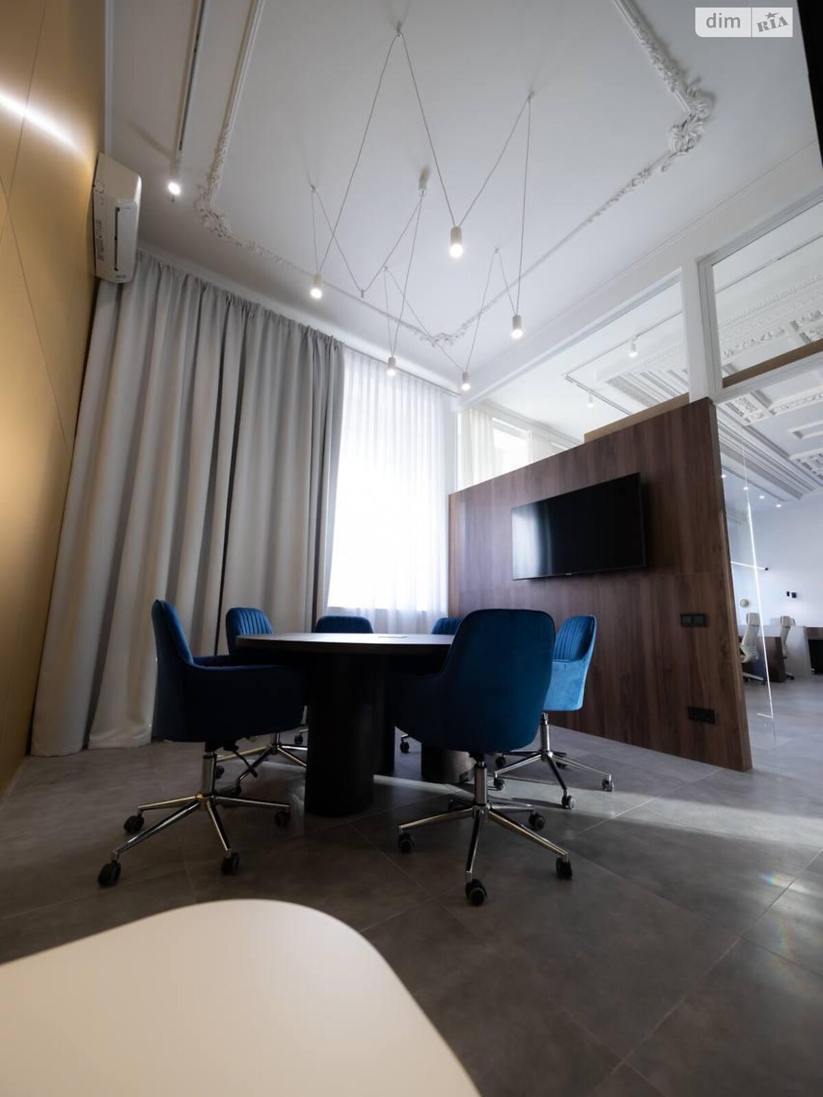 Оренда офісного приміщення в Києві, Богдана Хмельницького вулиця 32, приміщень - 5, поверх - 2 фото 1 Оренда офісного приміщення в Києві, Богдана Хмельницького вулиця 32, приміщень - 5, поверх - 2 фото 1
