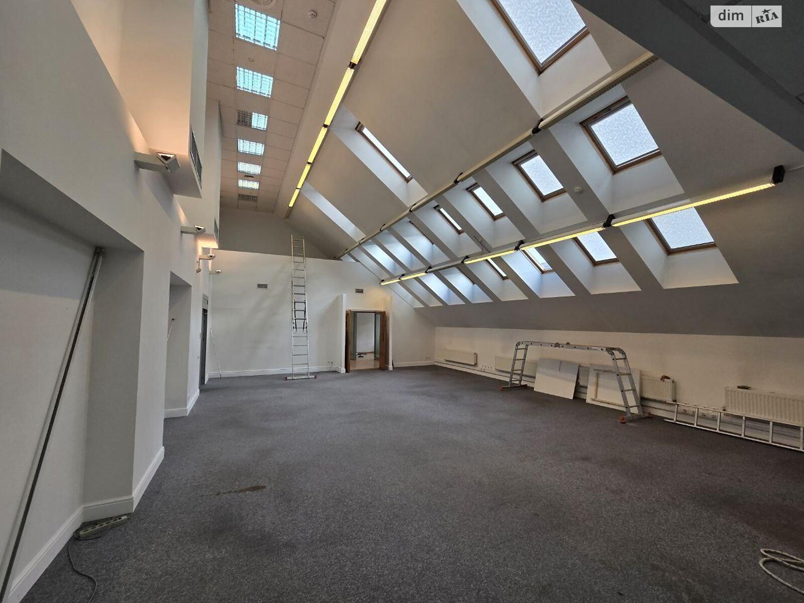 Оренда офісного приміщення в Києві, Богдана Хмельницького вулиця 52А, приміщень - 10, поверх - 5 фото 1 Оренда офісного приміщення в Києві, Богдана Хмельницького вулиця 52А, приміщень - 10, поверх - 5 фото 1