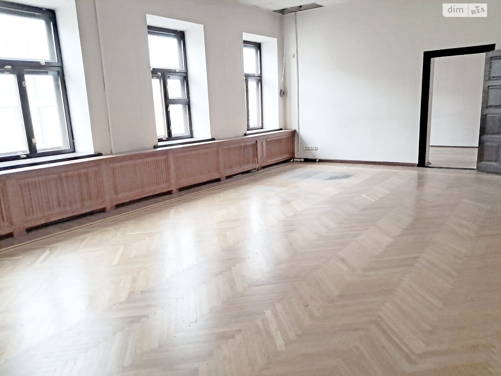 Аренда офисного помещения в Киеве, Богдана Хмельницкого улица, помещений - 3, этаж - 4 фото 1 Аренда офисного помещения в Киеве, Богдана Хмельницкого улица, помещений - 3, этаж - 4 фото 1