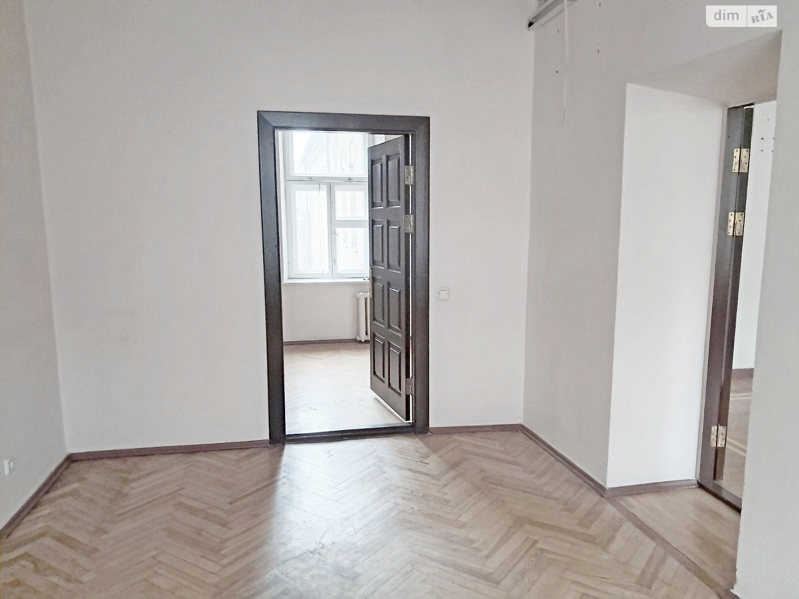 Аренда офисного помещения в Киеве, Богдана Хмельницкого улица, помещений - 3, этаж - 4 фото 1 Аренда офисного помещения в Киеве, Богдана Хмельницкого улица, помещений - 3, этаж - 4 фото 1