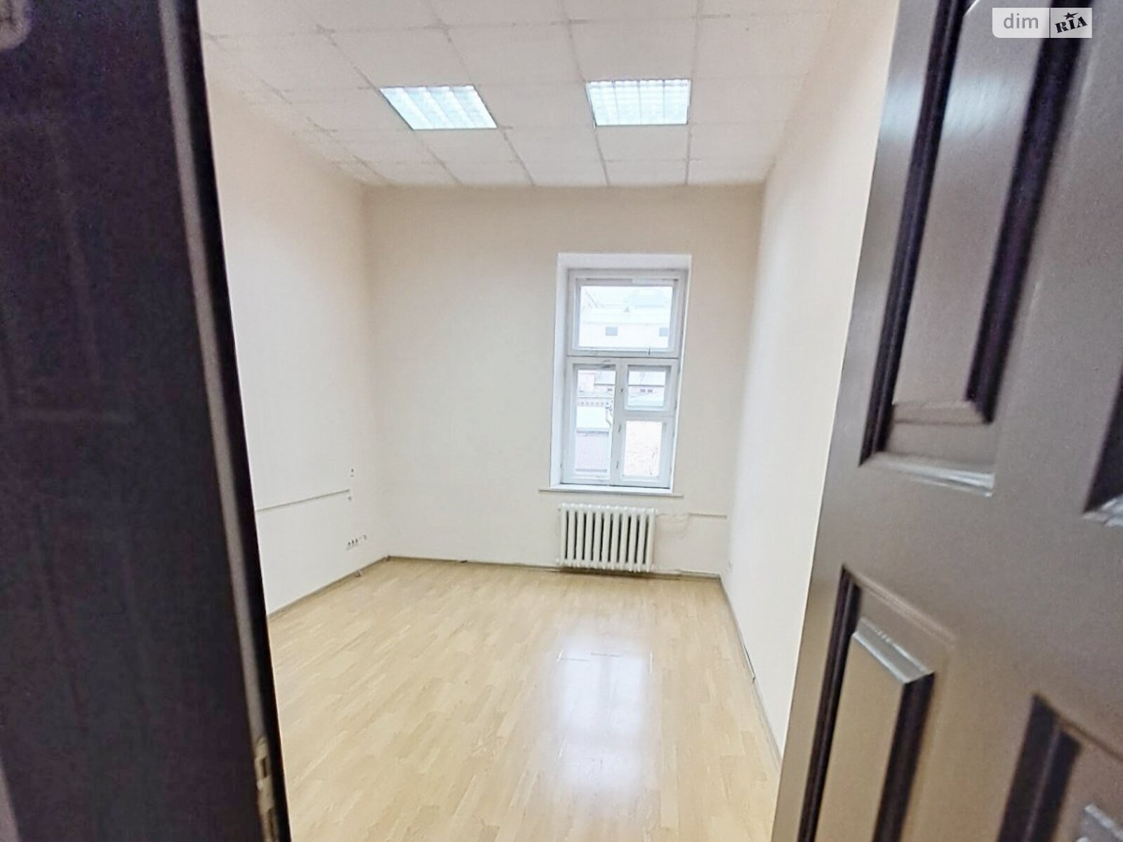 Аренда офисного помещения в Киеве, Богдана Хмельницкого улица, помещений - 3, этаж - 4 фото 1 Аренда офисного помещения в Киеве, Богдана Хмельницкого улица, помещений - 3, этаж - 4 фото 1