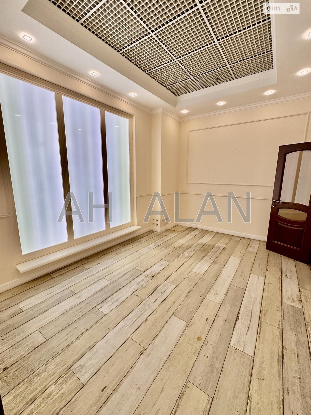 Аренда офисного помещения в Киеве, Богдана Хмельницкого улица 52, помещений - 4, этаж - 1 фото 1