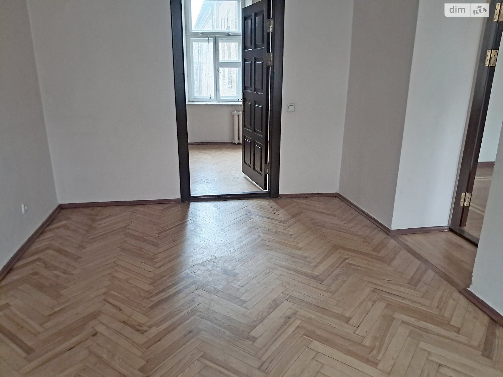 Оренда офісного приміщення в Києві, Богдана Хмельницького вулиця, приміщень - 7, поверх - 4 фото 1 Оренда офісного приміщення в Києві, Богдана Хмельницького вулиця, приміщень - 7, поверх - 4 фото 1