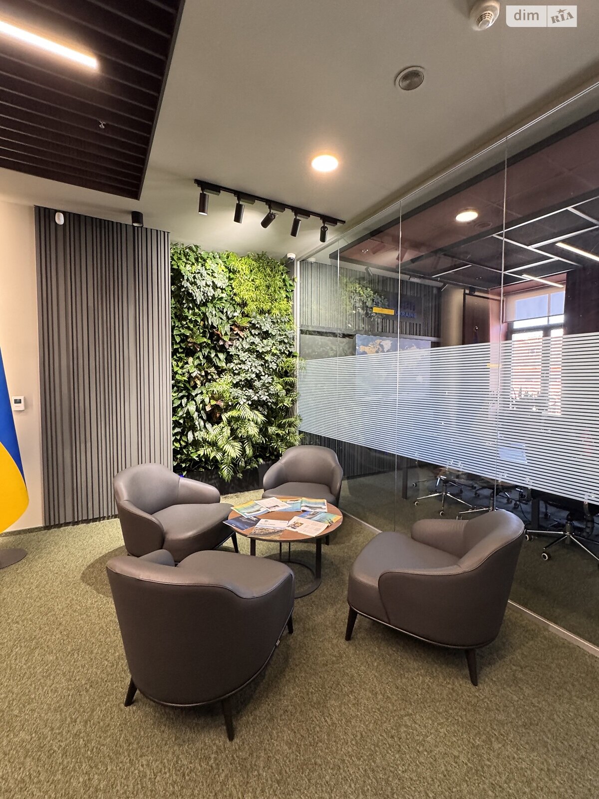 Аренда офисного помещения в Киеве, Богдана Хмельницкого улица 19/21, помещений - 1, этаж - 4 фото 1 Аренда офисного помещения в Киеве, Богдана Хмельницкого улица 19/21, помещений - 1, этаж - 4 фото 1