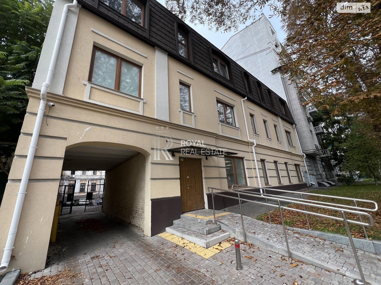 Аренда офисного помещения в Киеве, Ивана Франко улица 26, помещений - 4, этаж - 1 фото 1