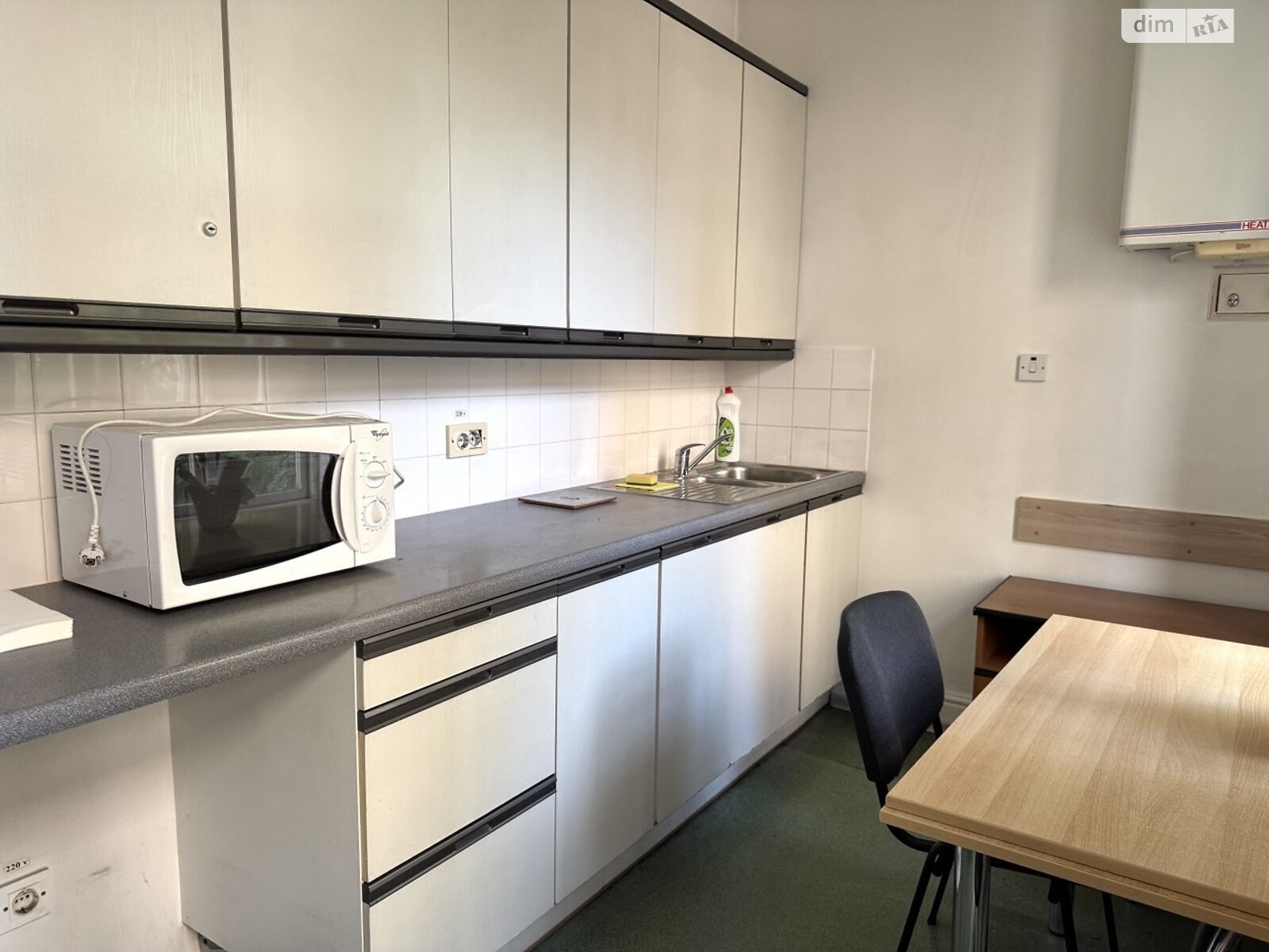 Аренда офисного помещения в Киеве, Ивана Франко улица 6, помещений - 8, этаж - 2 фото 1 Аренда офисного помещения в Киеве, Ивана Франко улица 6, помещений - 8, этаж - 2 фото 1