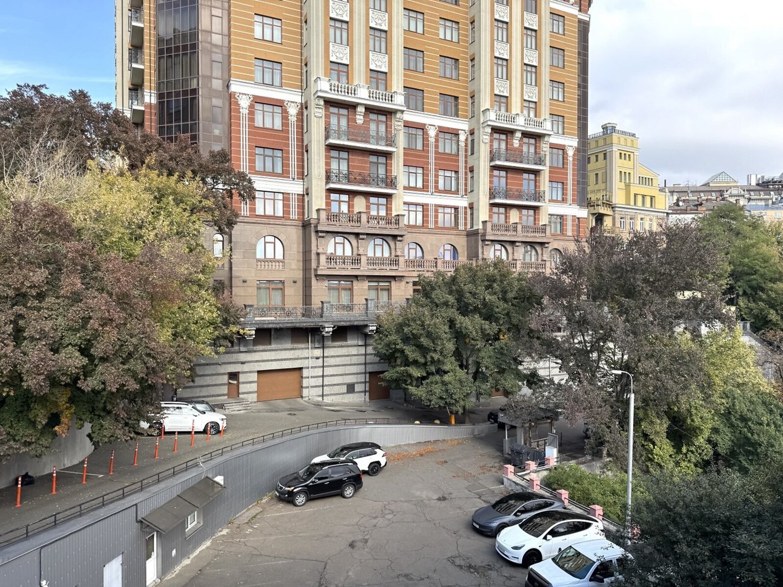 Аренда офисного помещения в Киеве, Ивана Франко улица 6, помещений - 8, этаж - 2 фото 1 Аренда офисного помещения в Киеве, Ивана Франко улица 6, помещений - 8, этаж - 2 фото 1