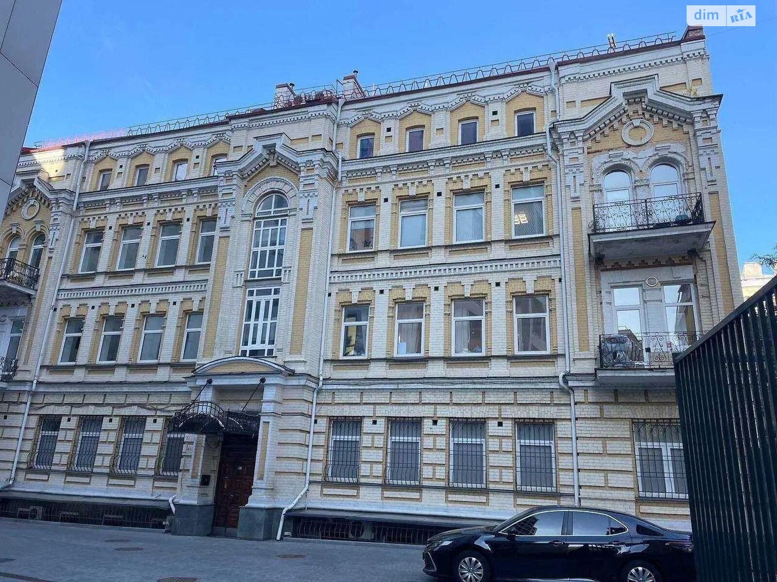 Оренда офісного приміщення в Києві, Михайлівська площа, приміщень - 1, поверх - 3 фото 1 Оренда офісного приміщення в Києві, Михайлівська площа, приміщень - 1, поверх - 3 фото 1