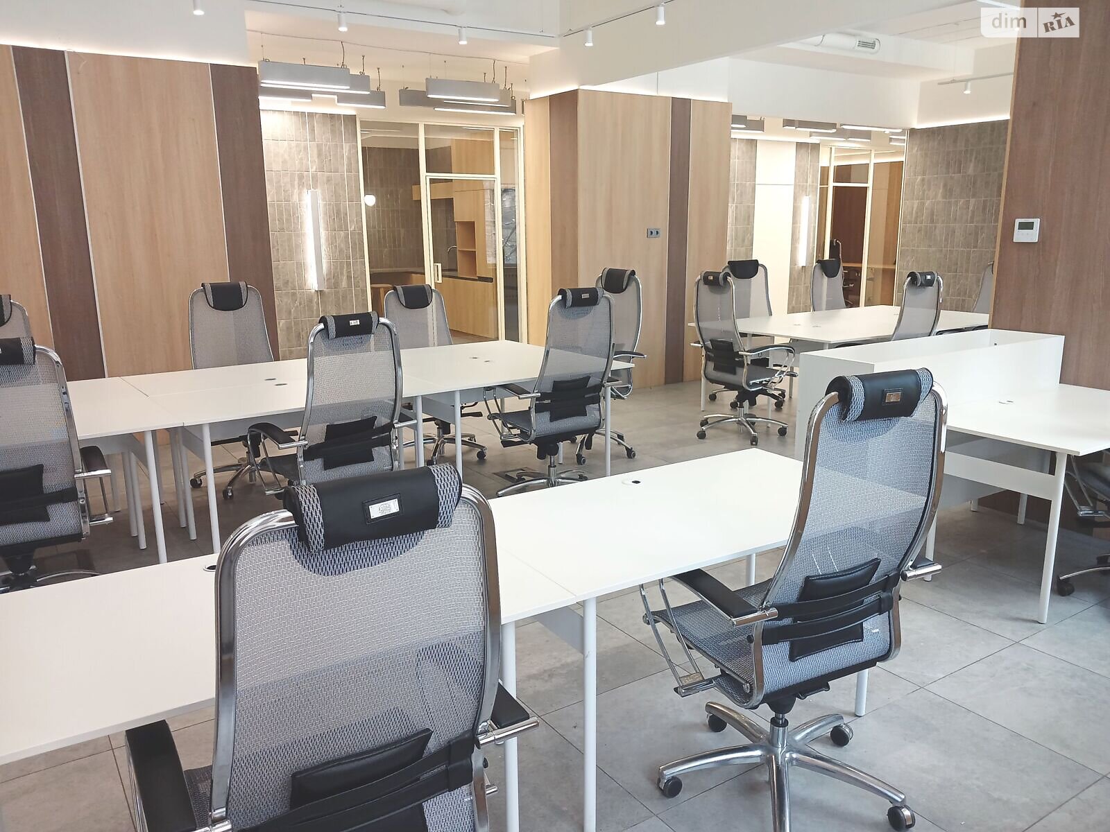 Аренда офисного помещения в Киеве, Сечевых Стрельцов (Артема) улица 44А, помещений - 5, этаж - 2 фото 1