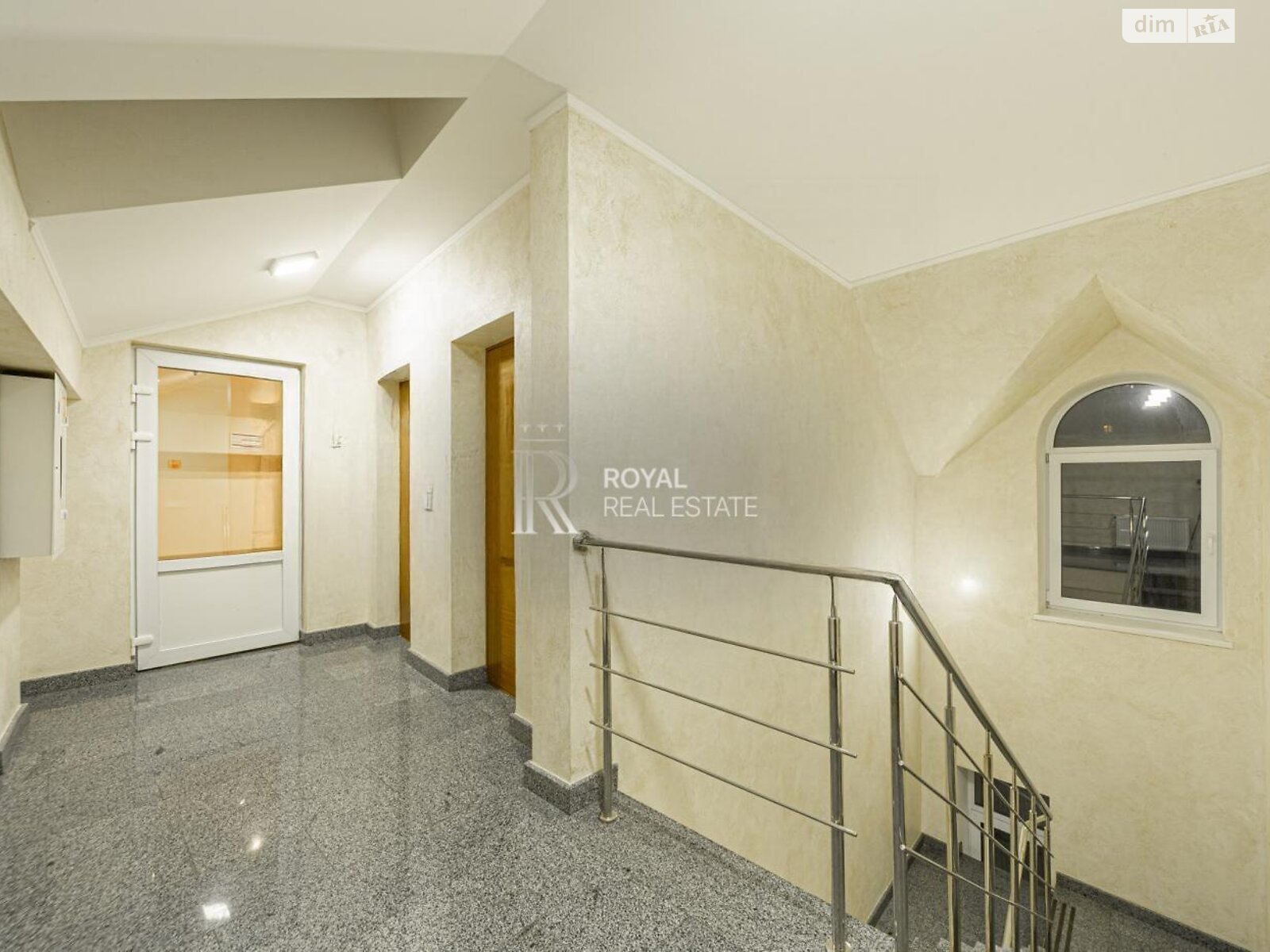 Оренда офісного приміщення в Києві, В’ячеслава Липинського (Чапаєва) вулиця 6Г, приміщень - 9, поверх - 1 фото 1 Оренда офісного приміщення в Києві, В’ячеслава Липинського (Чапаєва) вулиця 6Г, приміщень - 9, поверх - 1 фото 1