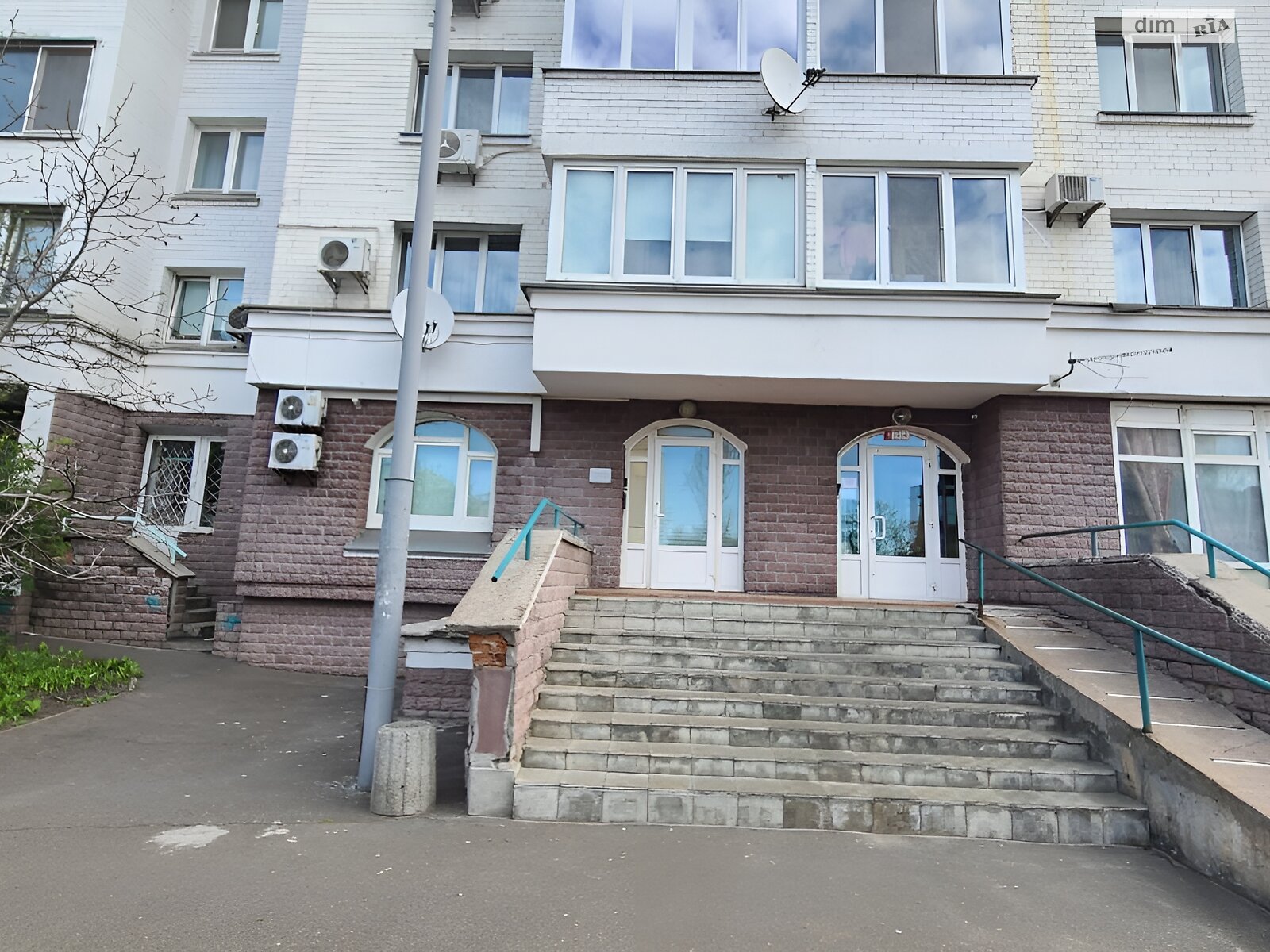 Аренда офисного помещения в Киеве, Автозаводская улица 99/4, помещений - 1, этаж - 1 фото 1 Аренда офисного помещения в Киеве, Автозаводская улица 99/4, помещений - 1, этаж - 1 фото 1
