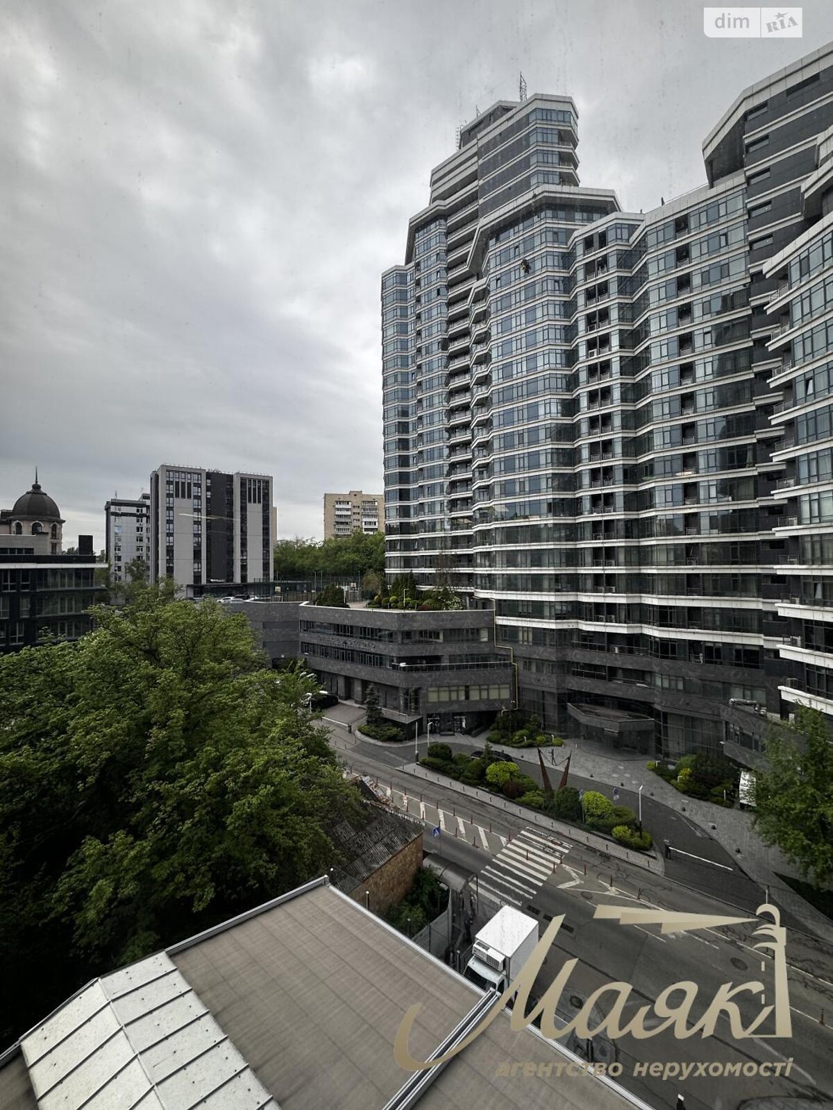 Аренда офисного помещения в Киеве, Болсуновская улица 13-14, помещений - 5, этаж - 9 фото 1 Аренда офисного помещения в Киеве, Болсуновская улица 13-14, помещений - 5, этаж - 9 фото 1