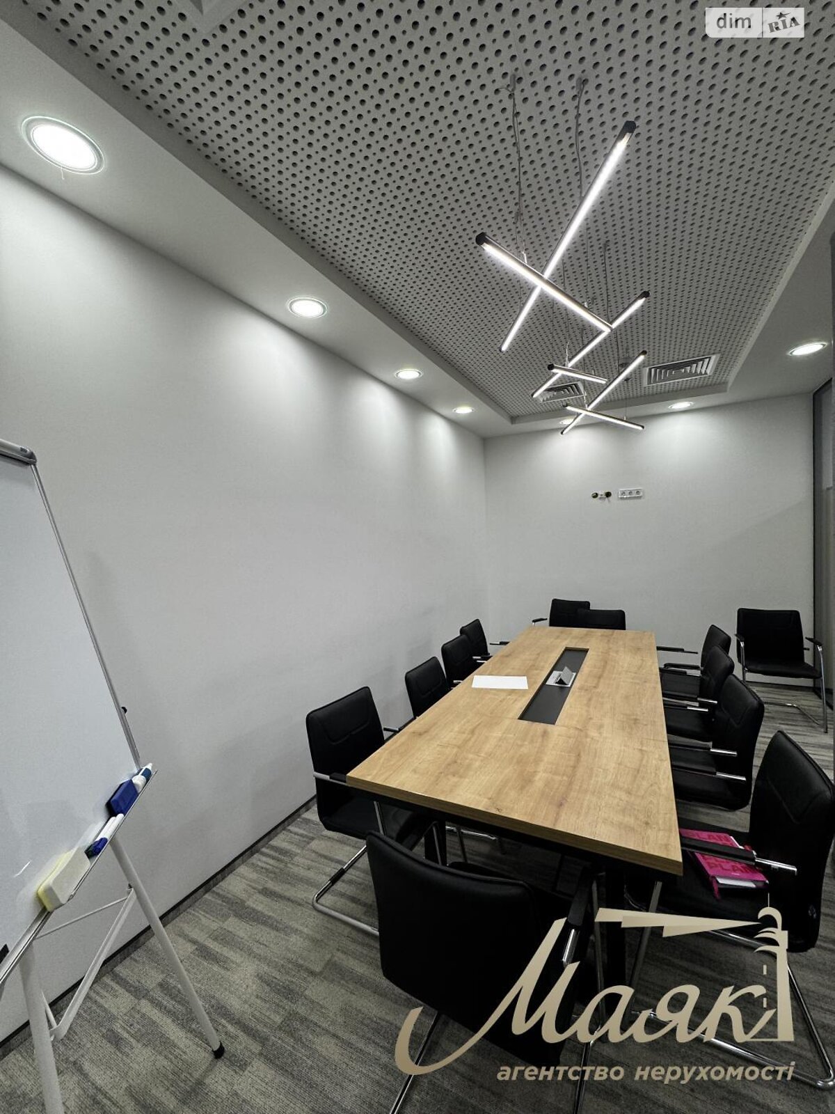 Аренда офисного помещения в Киеве, Болсуновская улица 13-14, помещений - 5, этаж - 9 фото 1 Аренда офисного помещения в Киеве, Болсуновская улица 13-14, помещений - 5, этаж - 9 фото 1