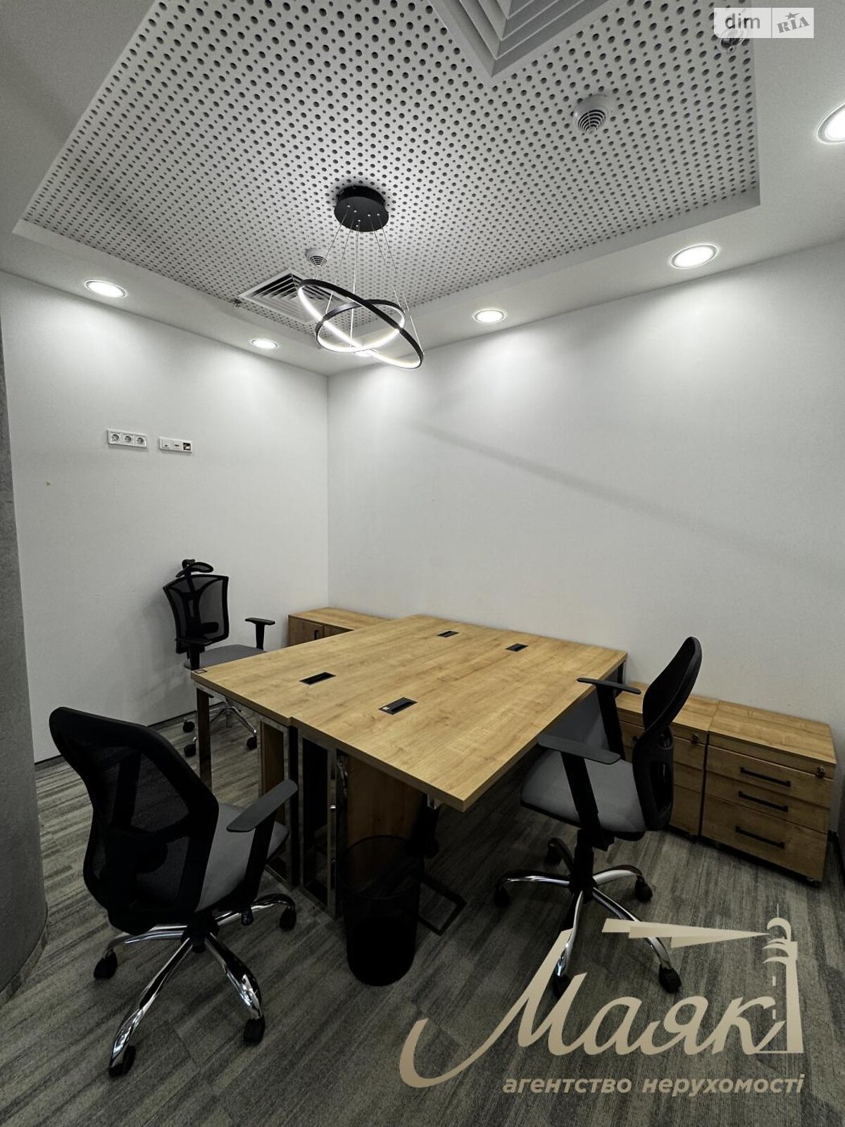 Аренда офисного помещения в Киеве, Болсуновская улица 13-14, помещений - 5, этаж - 9 фото 1 Аренда офисного помещения в Киеве, Болсуновская улица 13-14, помещений - 5, этаж - 9 фото 1