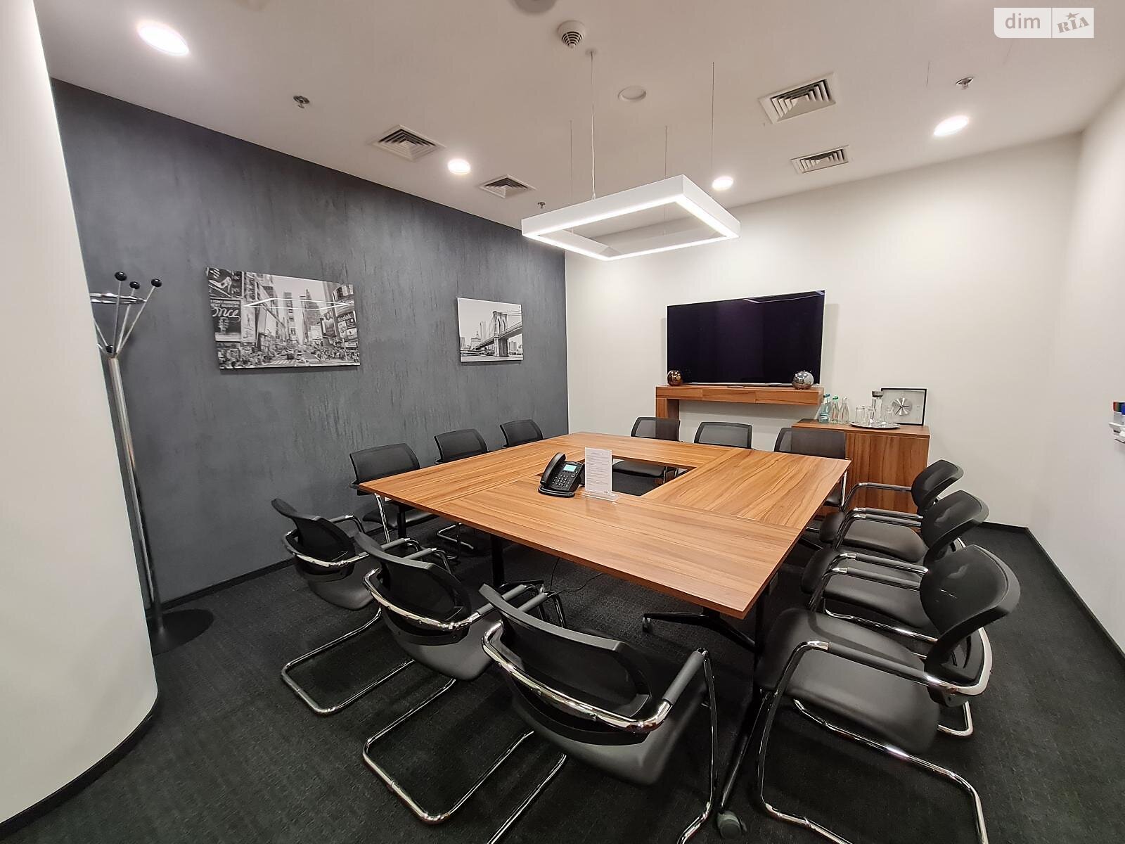 Аренда офисного помещения в Киеве, Болсуновская улица 13-15, помещений - 1, этаж - 8 фото 1 Аренда офисного помещения в Киеве, Болсуновская улица 13-15, помещений - 1, этаж - 8 фото 1