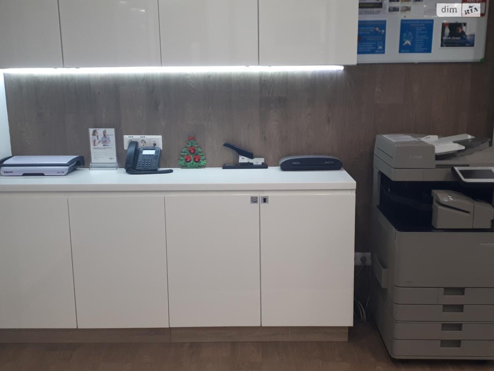 Аренда офисного помещения в Киеве, Болсуновская улица 13-15, помещений - 1, этаж - 8 фото 1 Аренда офисного помещения в Киеве, Болсуновская улица 13-15, помещений - 1, этаж - 8 фото 1